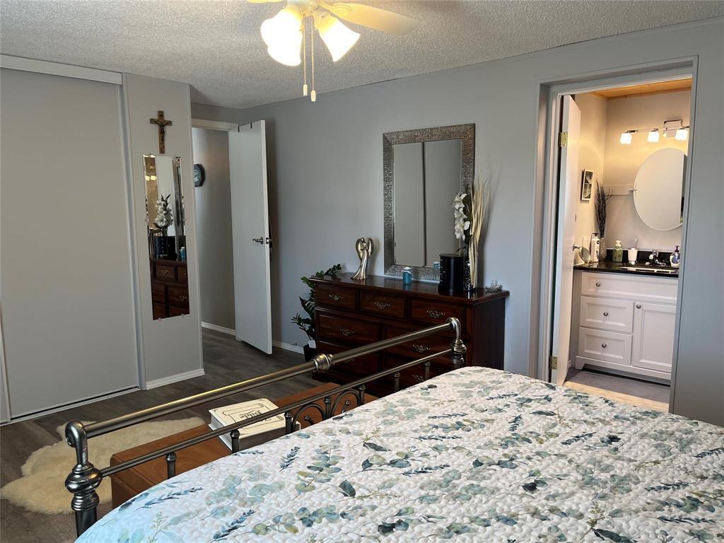 












38 Goldfinch Crescent

,
Brandon,




Manitoba
R7C1B2


