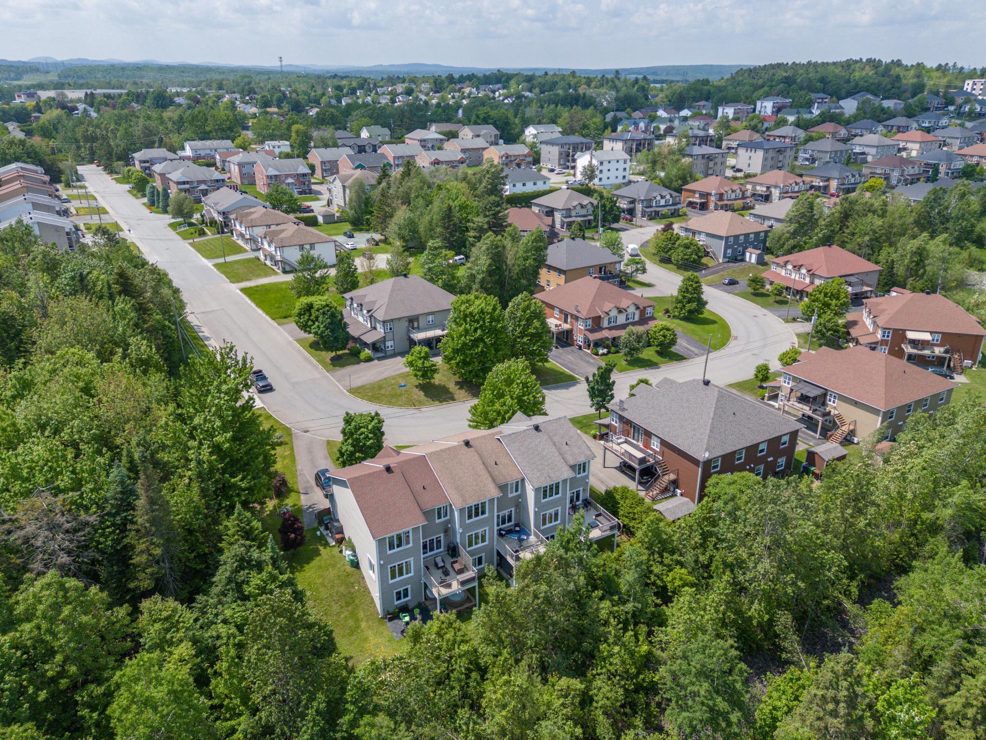 









852


Rue Albert-Charpentier

,
Sherbrooke (Les Nations),




QC
J1L0E3

