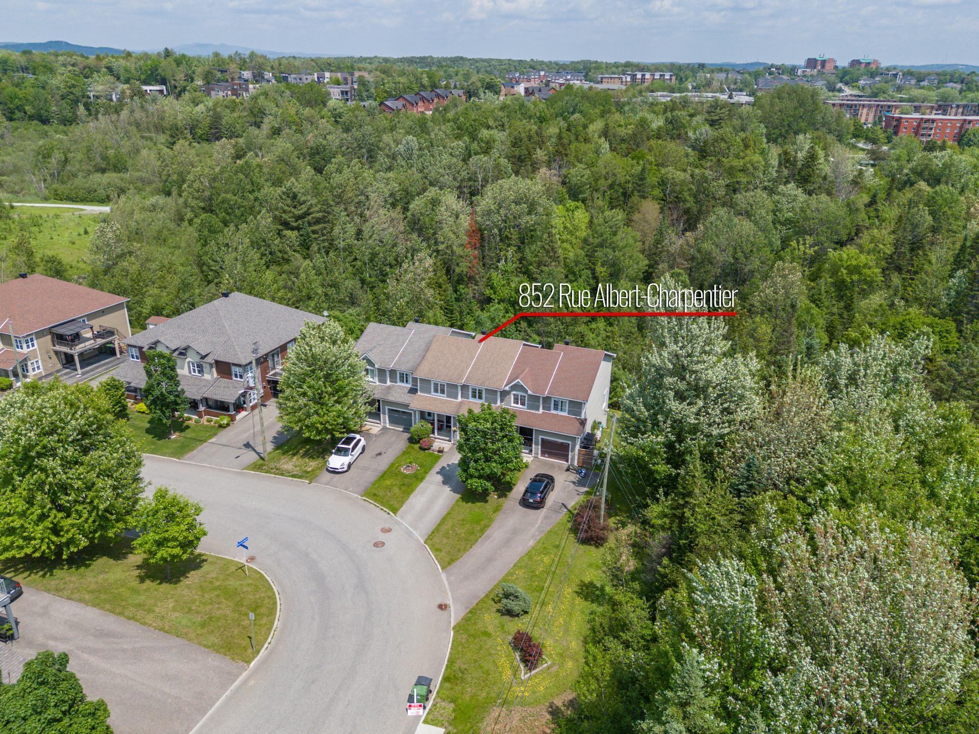 









852


Rue Albert-Charpentier

,
Sherbrooke (Les Nations),




QC
J1L0E3

