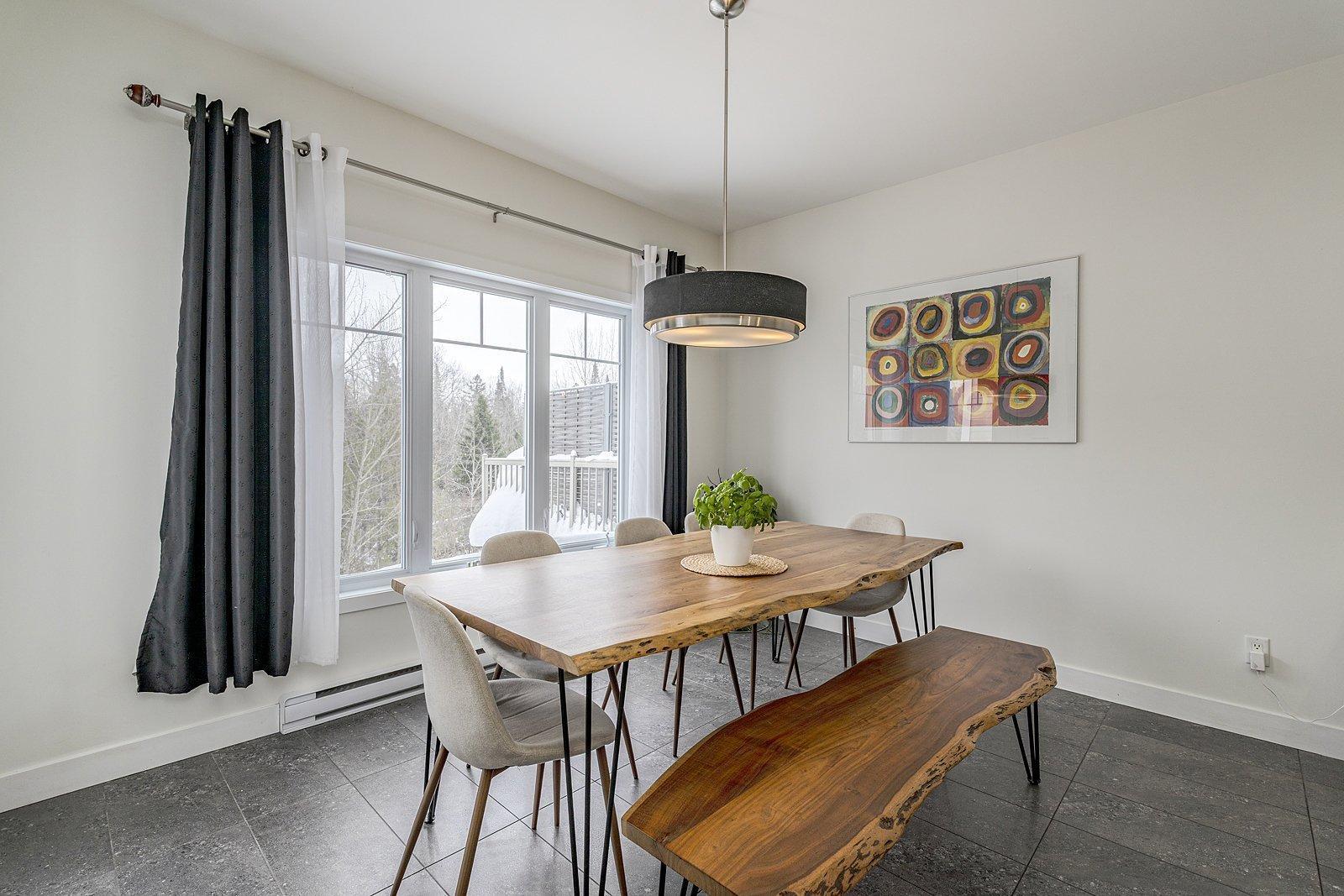 









852


Rue Albert-Charpentier

,
Sherbrooke (Les Nations),




QC
J1L0E3

