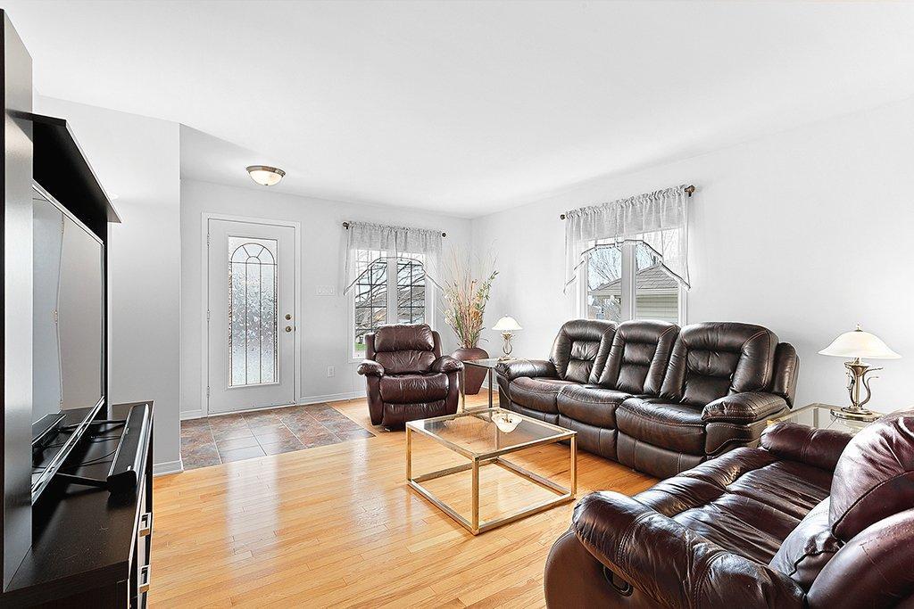 









81


Rue du Verger

,
Gatineau (Aylmer),




QC
J9J3X4

