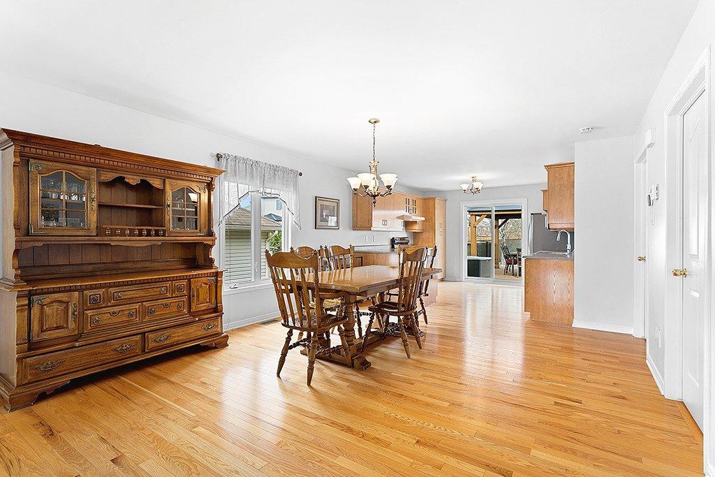 









81


Rue du Verger

,
Gatineau (Aylmer),




QC
J9J3X4

