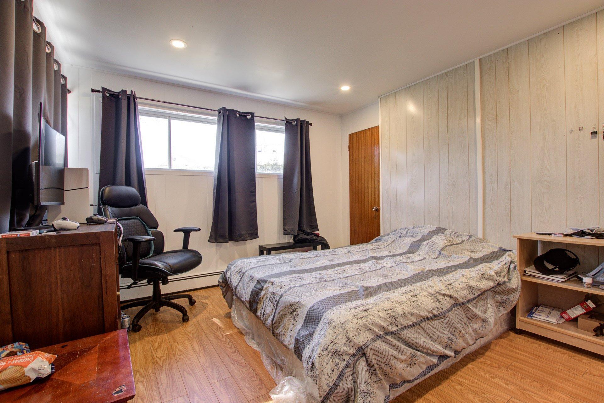 









189

 - 191


Rue Michel-Messier

,
Varennes,




QC
J3X1A5


