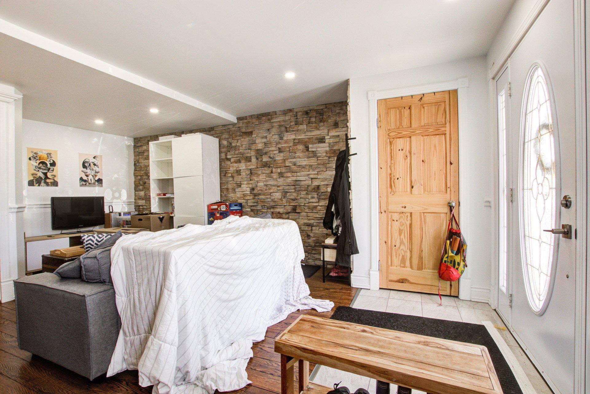 









189

 - 191


Rue Michel-Messier

,
Varennes,




QC
J3X1A5

