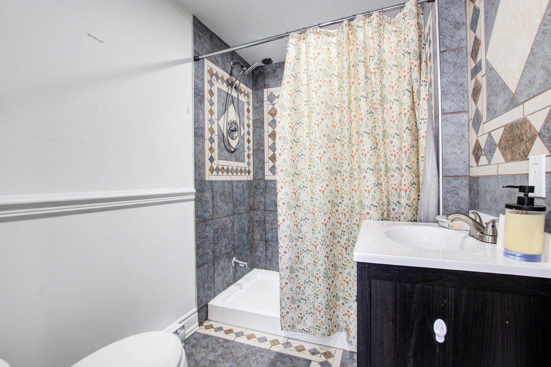 









189

 - 191


Rue Michel-Messier

,
Varennes,




QC
J3X1A5

