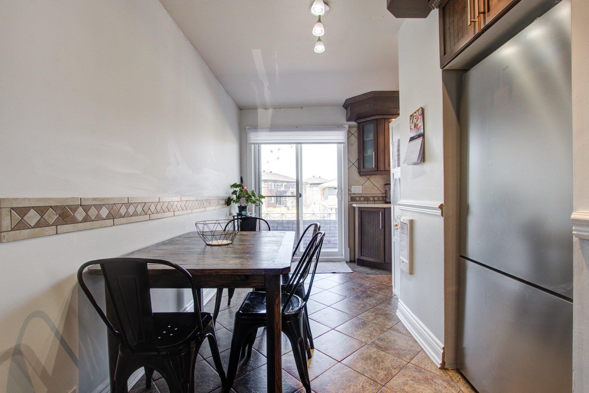 









189

 - 191


Rue Michel-Messier

,
Varennes,




QC
J3X1A5

