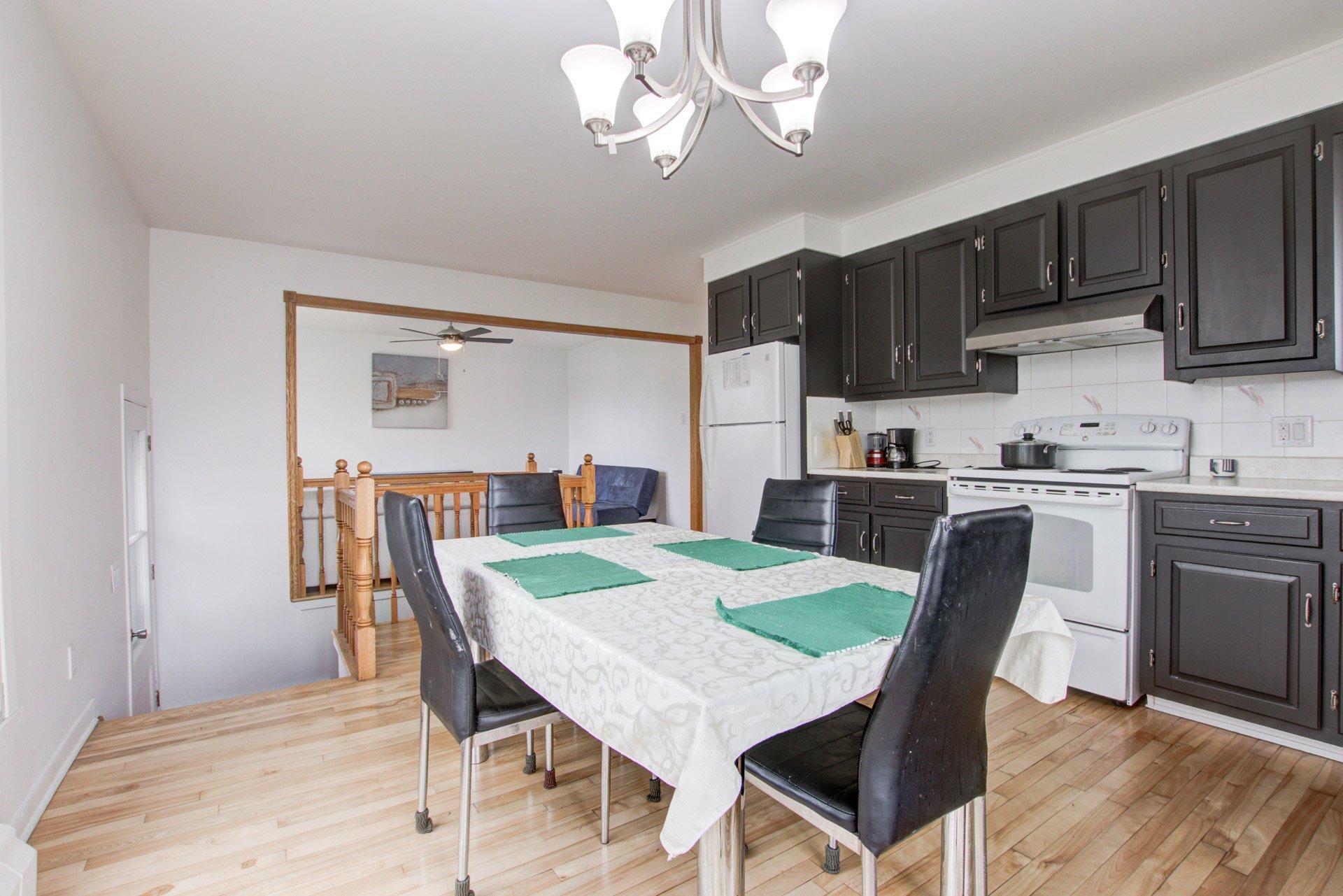 









189

 - 191


Rue Michel-Messier

,
Varennes,




QC
J3X1A5

