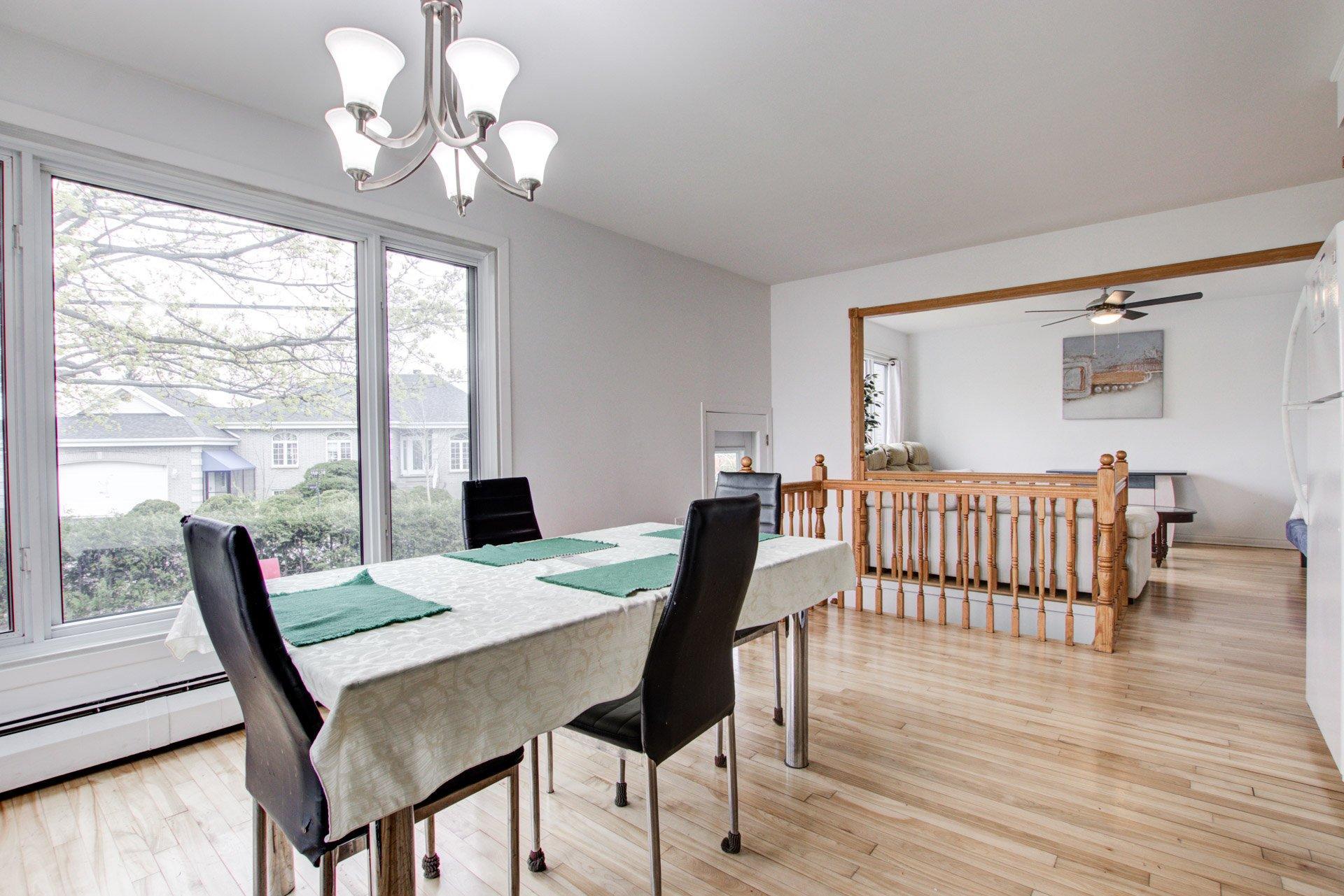 









189

 - 191


Rue Michel-Messier

,
Varennes,




QC
J3X1A5

