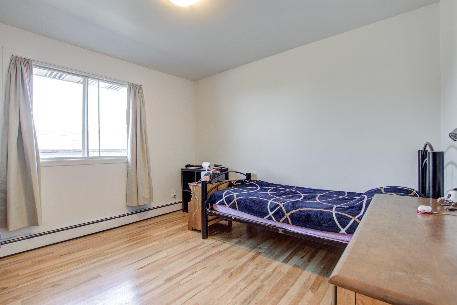 









189

 - 191


Rue Michel-Messier

,
Varennes,




QC
J3X1A5

