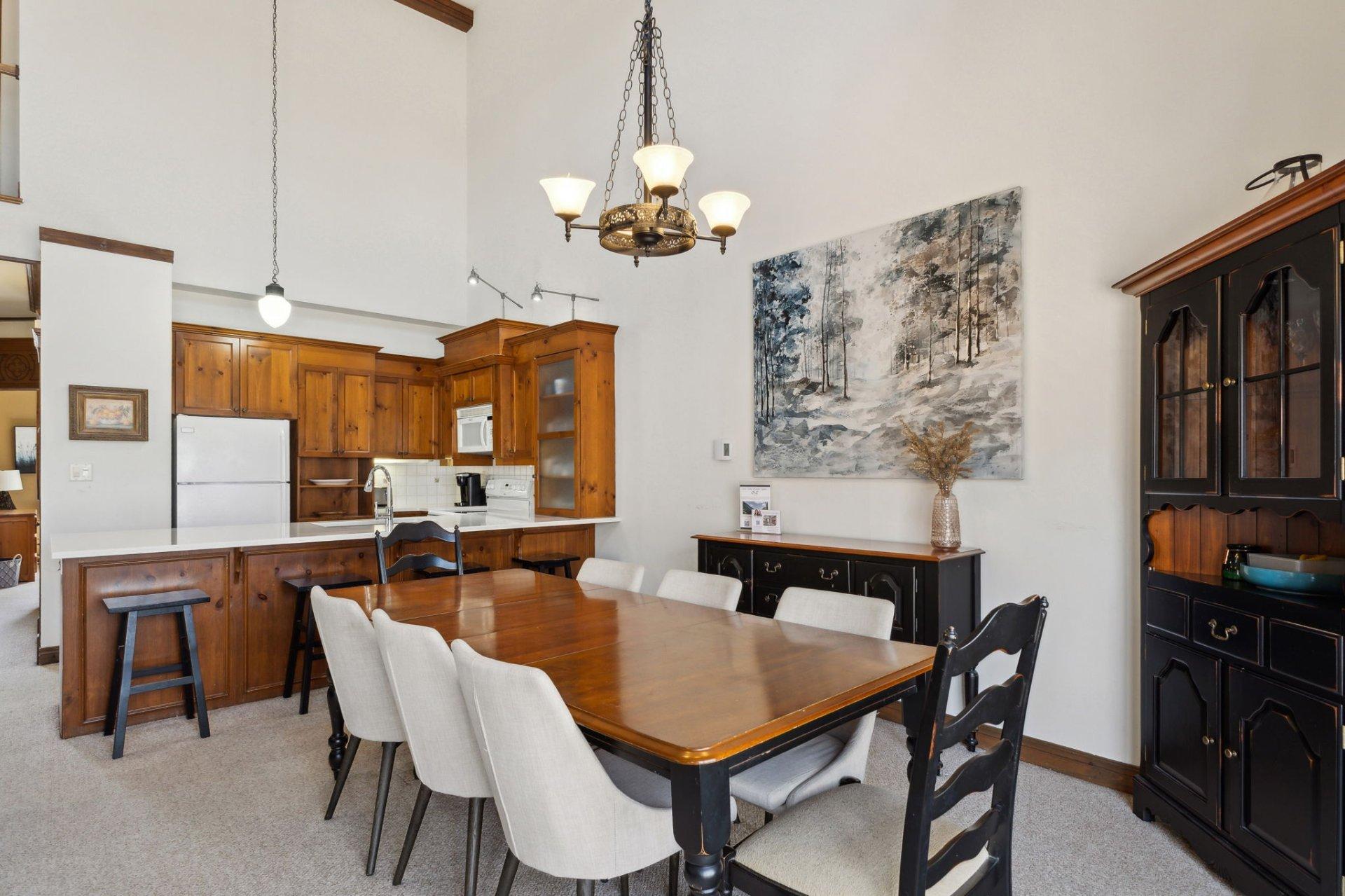 









102


Ch. des Quatre-Sommets

, 10,
Mont-Tremblant,




QC
J8E1C6

