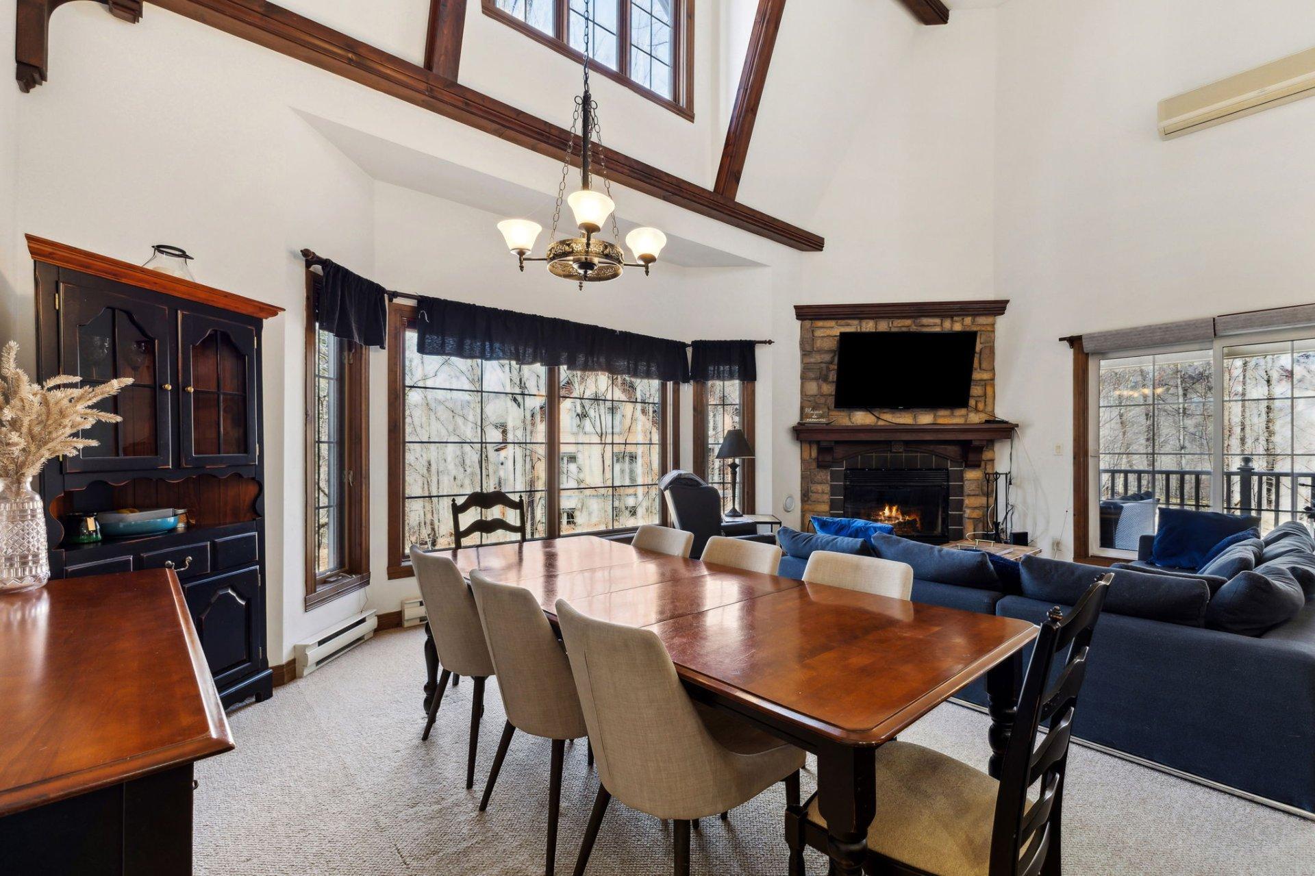 









102


Ch. des Quatre-Sommets

, 10,
Mont-Tremblant,




QC
J8E1C6

