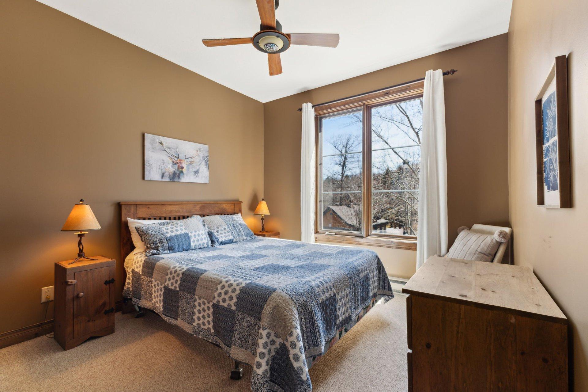 









102


Ch. des Quatre-Sommets

, 10,
Mont-Tremblant,




QC
J8E1C6

