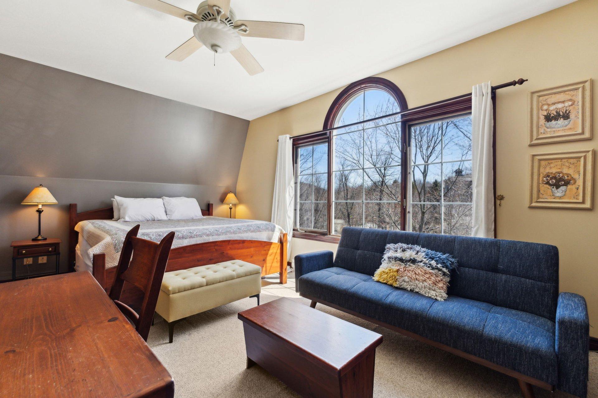 









102


Ch. des Quatre-Sommets

, 10,
Mont-Tremblant,




QC
J8E1C6

