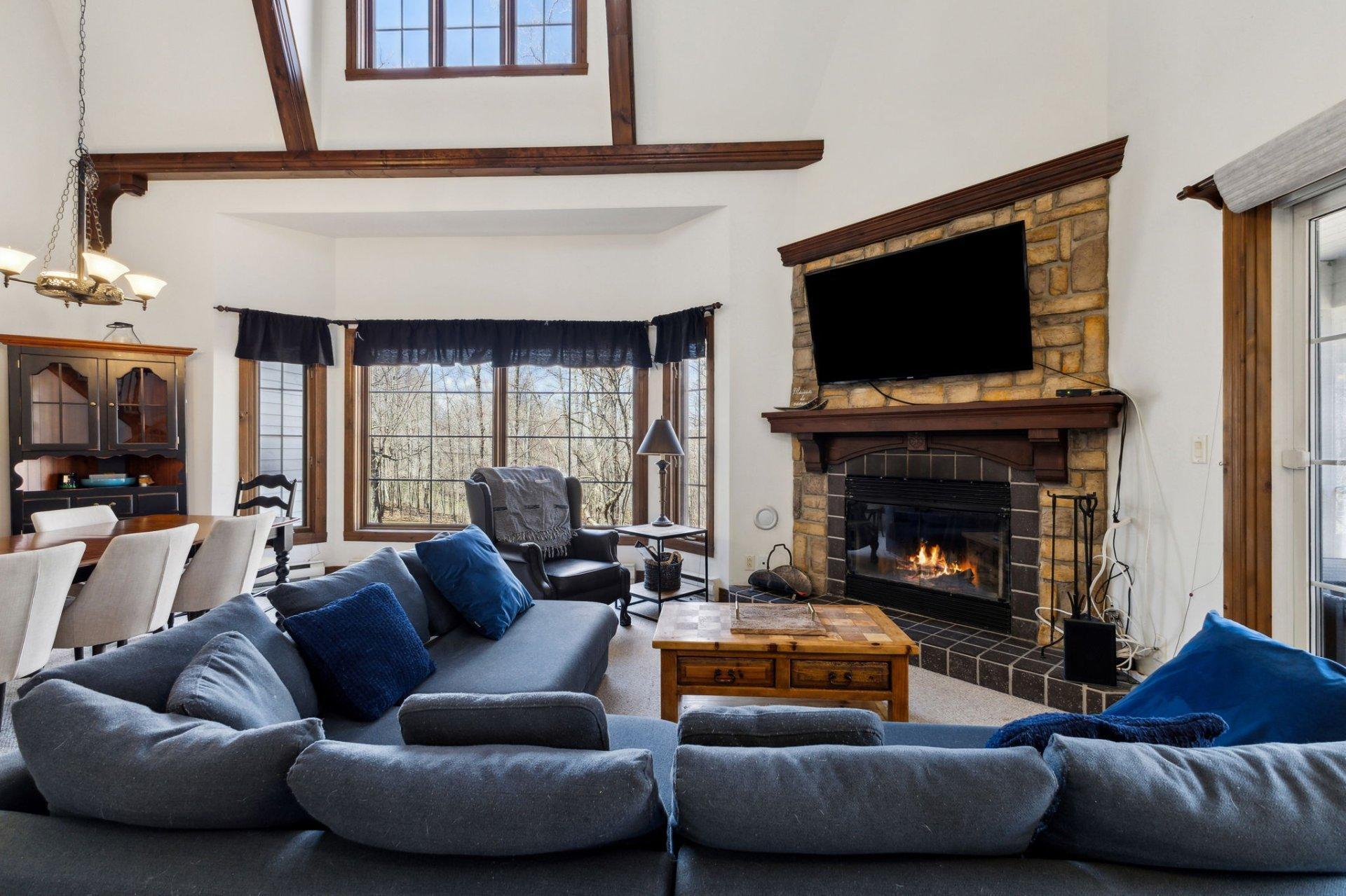 









102


Ch. des Quatre-Sommets

, 10,
Mont-Tremblant,




QC
J8E1C6

