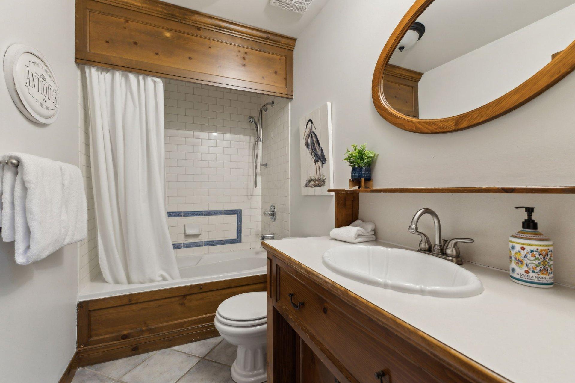 









102


Ch. des Quatre-Sommets

, 10,
Mont-Tremblant,




QC
J8E1C6

