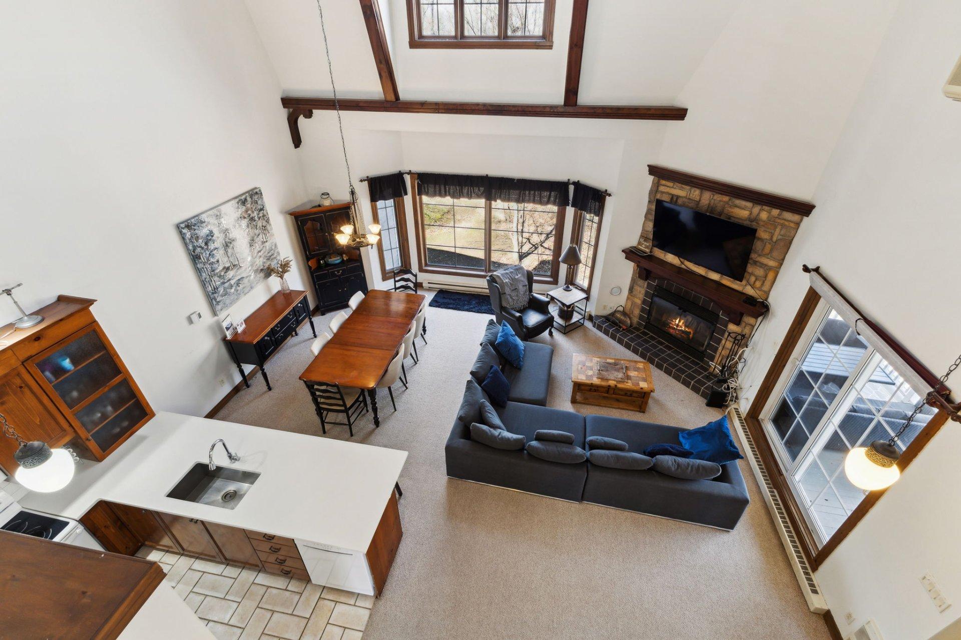 









102


Ch. des Quatre-Sommets

, 10,
Mont-Tremblant,




QC
J8E1C6

