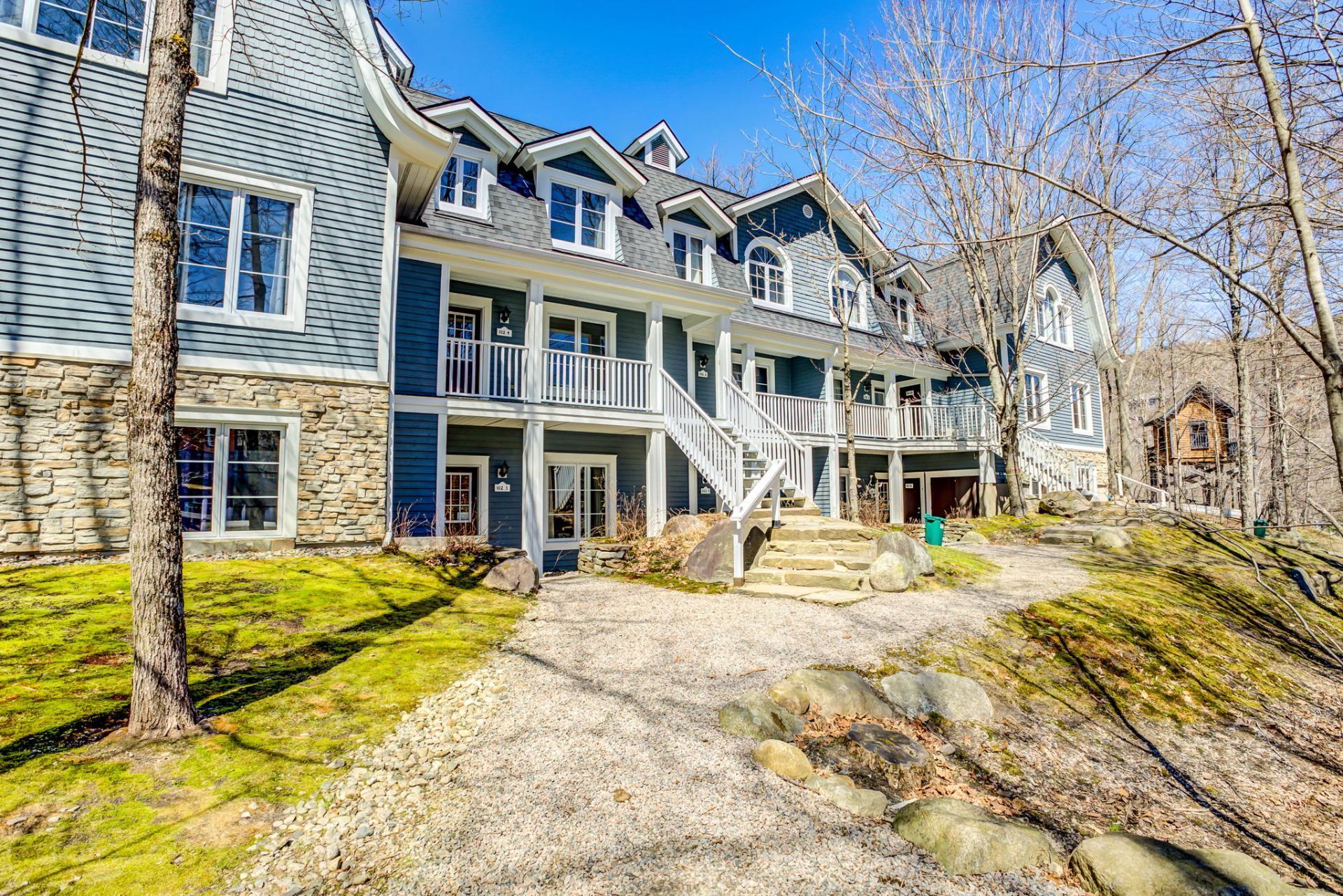 









102


Ch. des Quatre-Sommets

, 10,
Mont-Tremblant,




QC
J8E1C6

