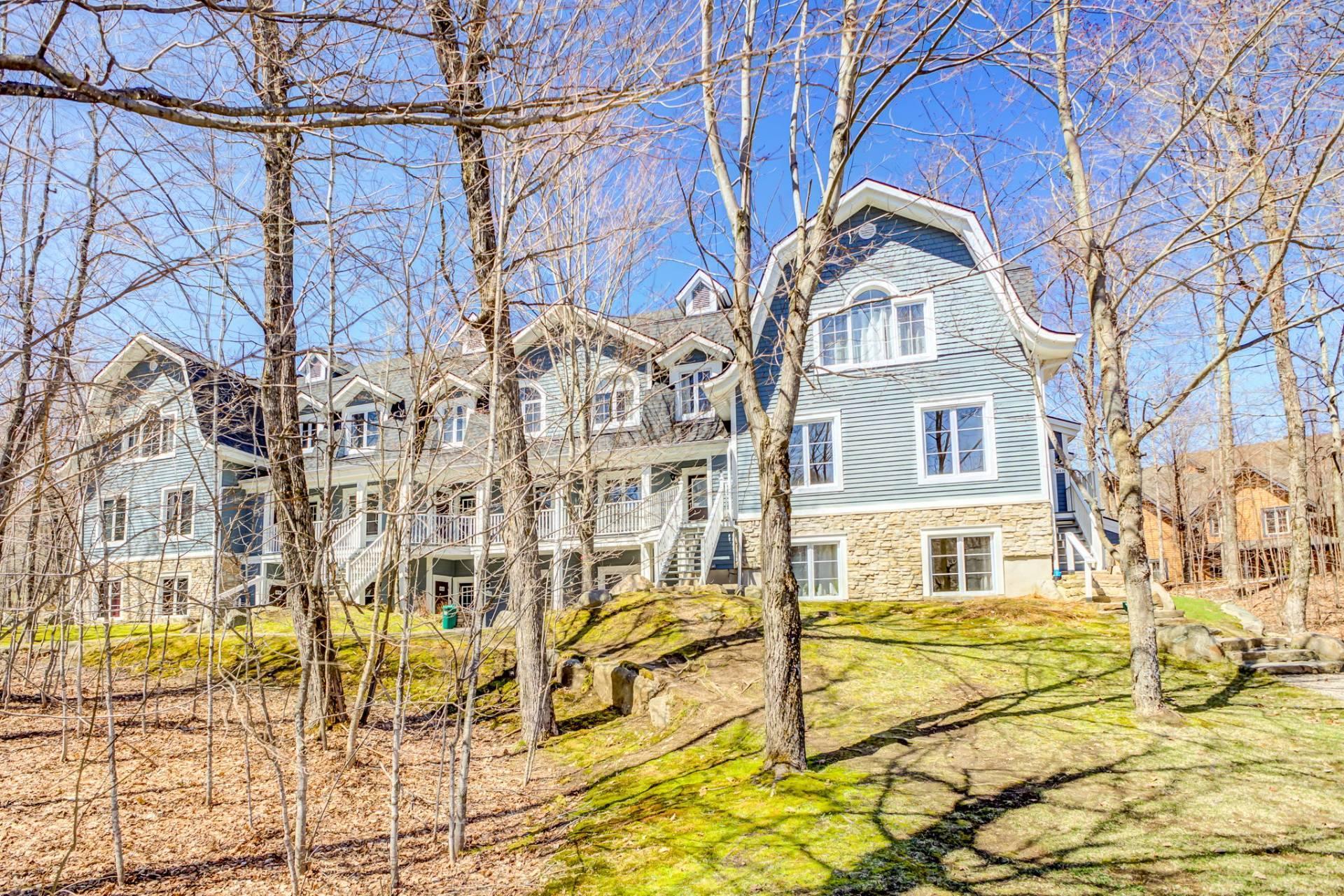 









102


Ch. des Quatre-Sommets

, 10,
Mont-Tremblant,




QC
J8E1C6

