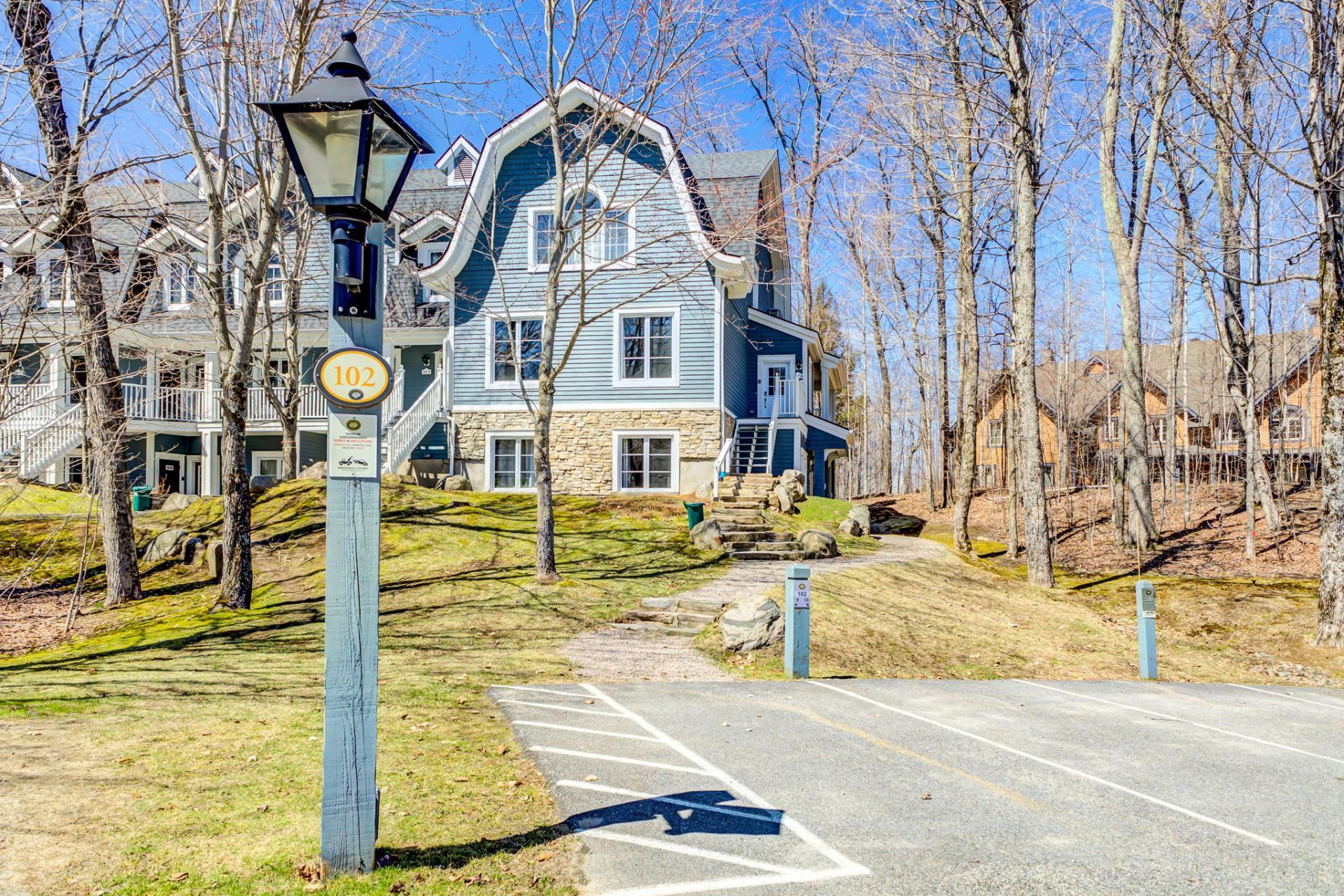 









102


Ch. des Quatre-Sommets

, 10,
Mont-Tremblant,




QC
J8E1C6

