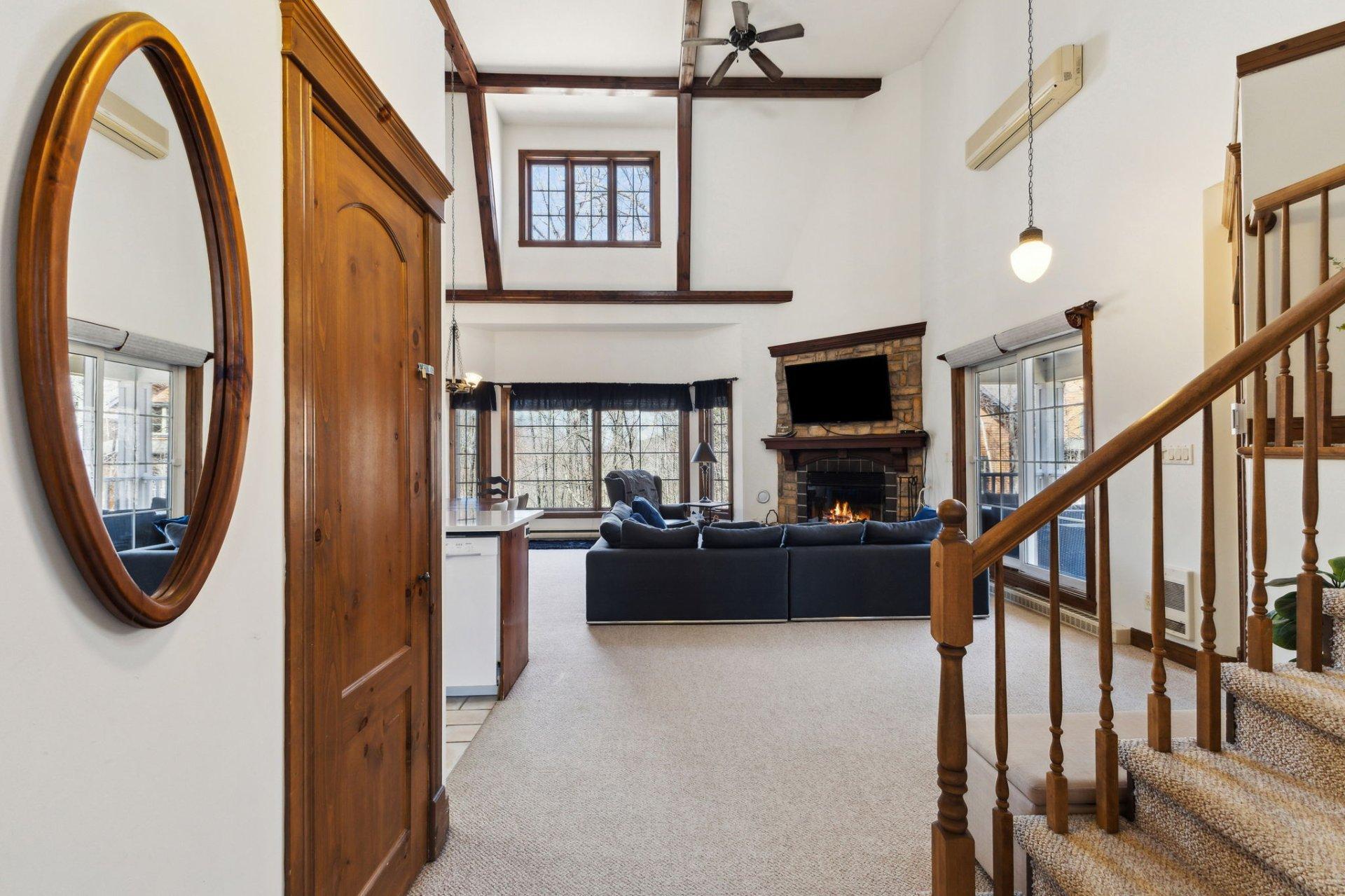 









102


Ch. des Quatre-Sommets

, 10,
Mont-Tremblant,




QC
J8E1C6

