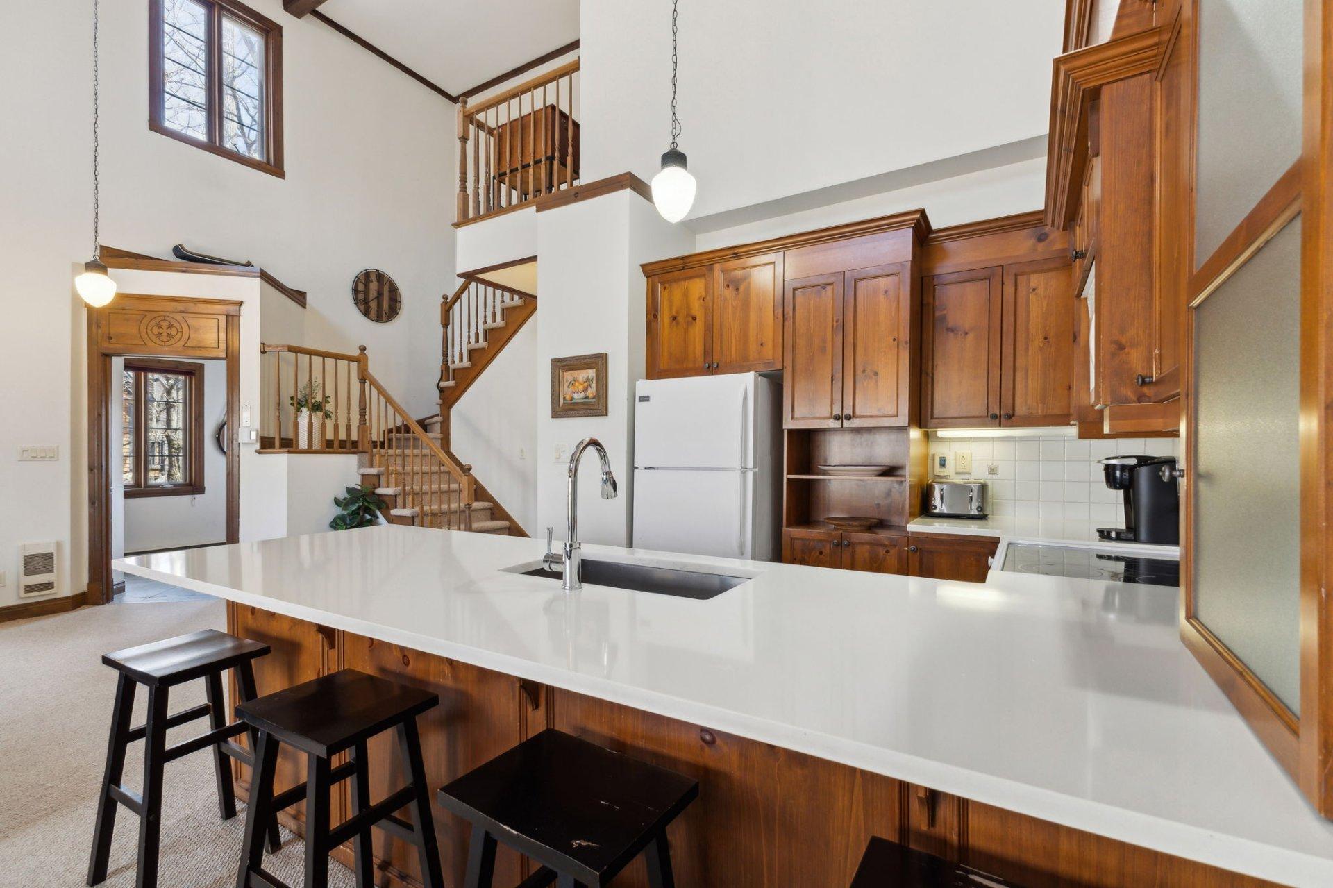 









102


Ch. des Quatre-Sommets

, 10,
Mont-Tremblant,




QC
J8E1C6

