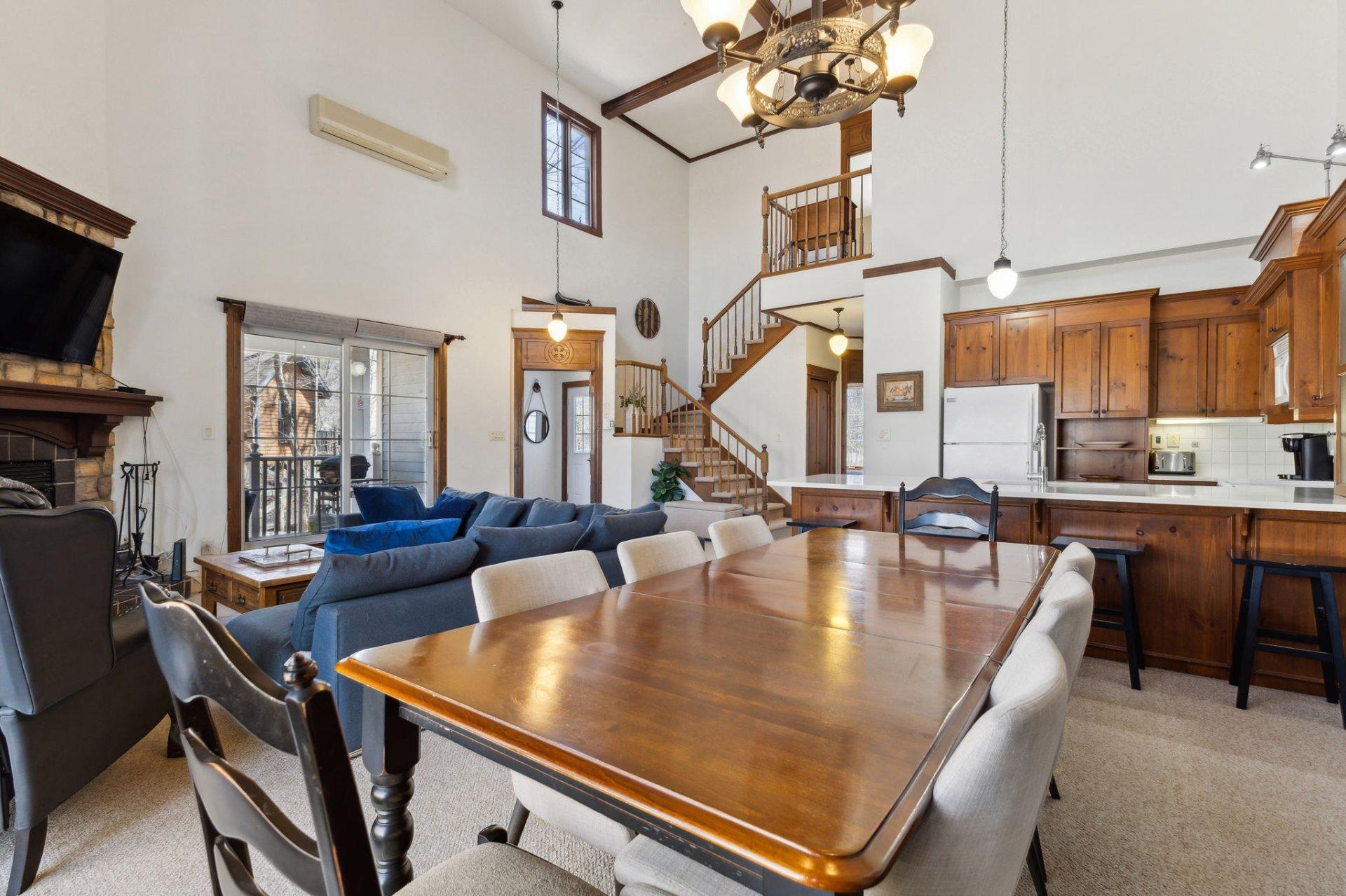 









102


Ch. des Quatre-Sommets

, 10,
Mont-Tremblant,




QC
J8E1C6


