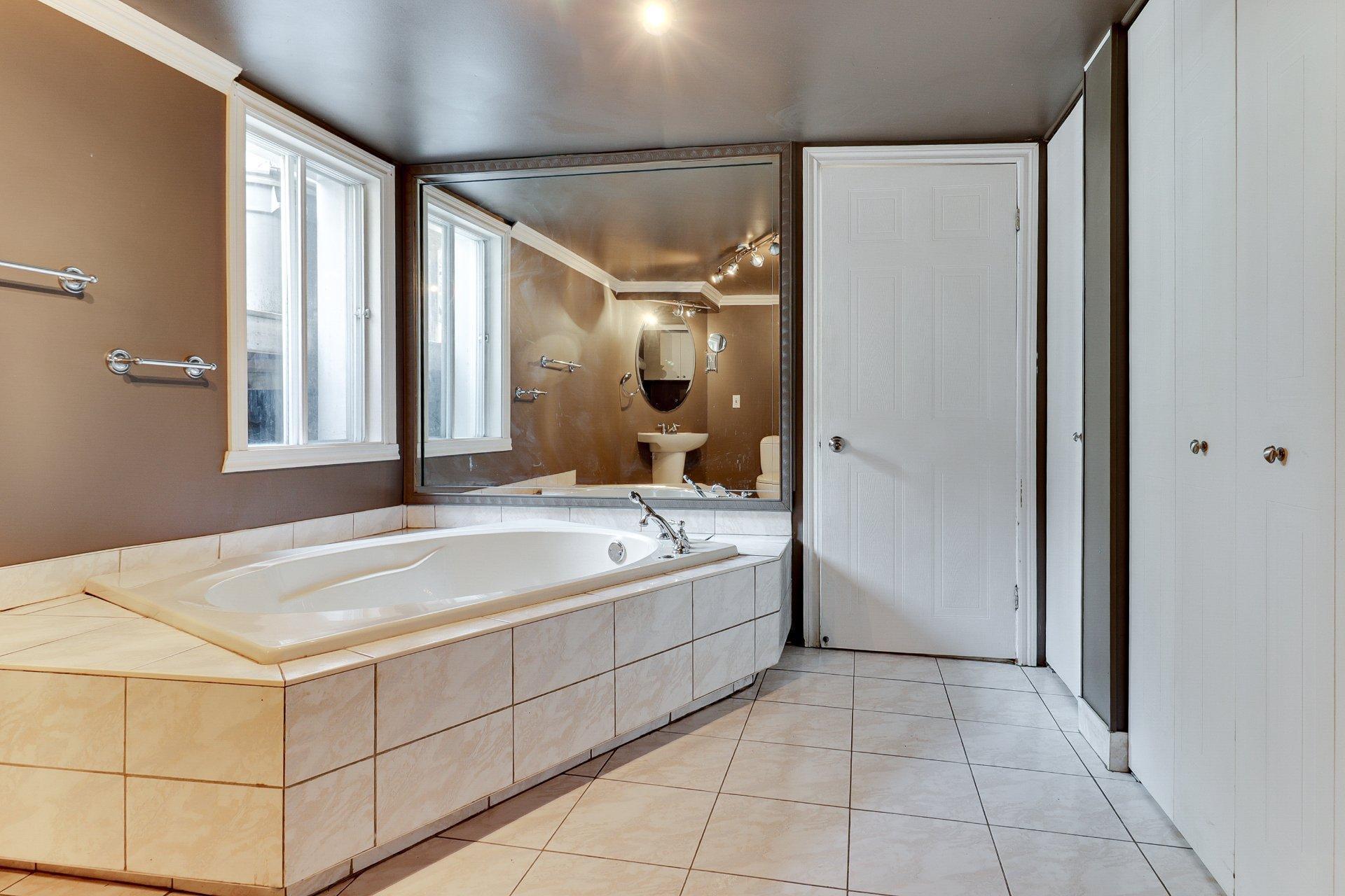 









43


5e Avenue

,
Laval (Auteuil),




QC
H7H2J4

