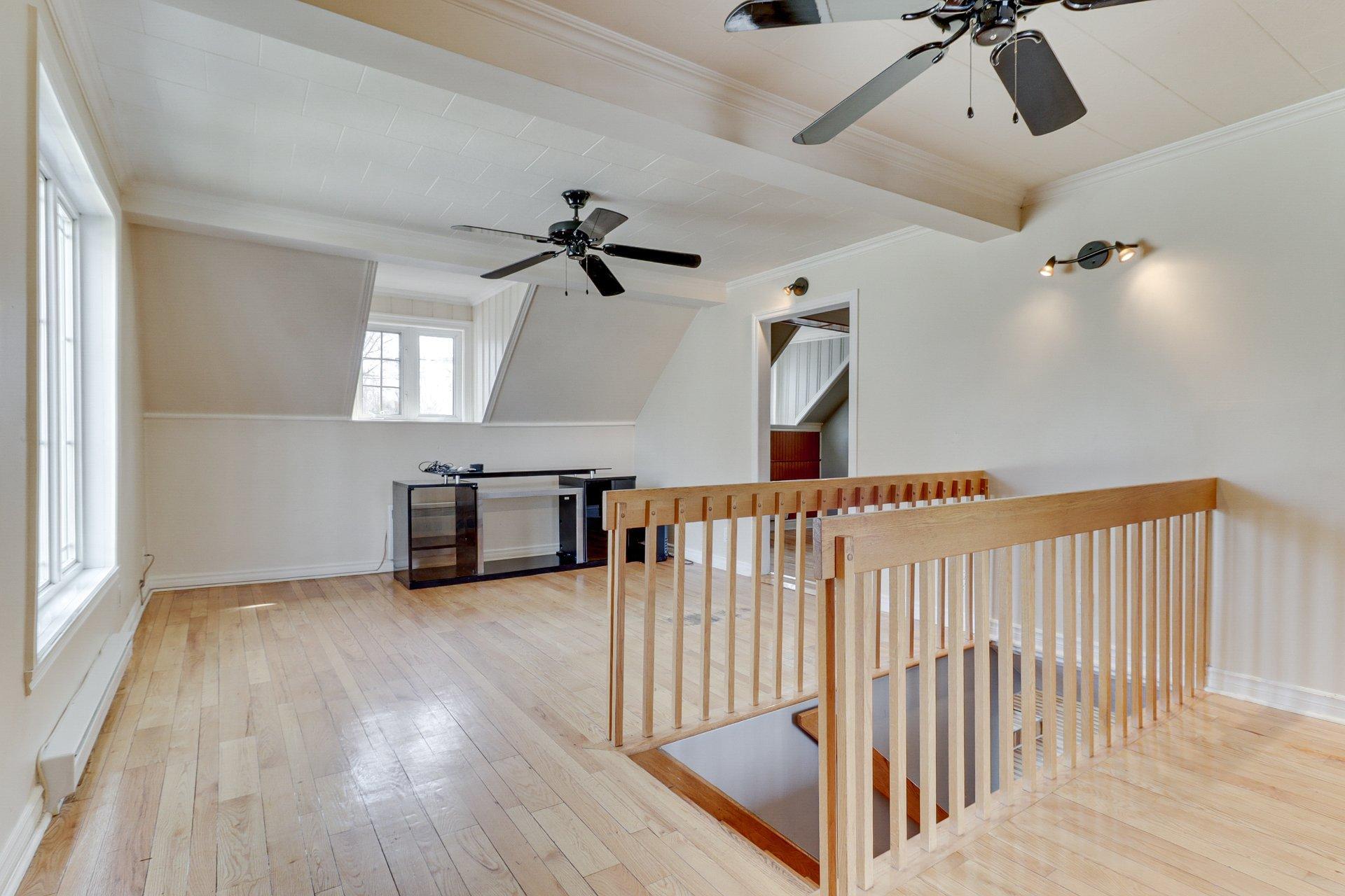 









43


5e Avenue

,
Laval (Auteuil),




QC
H7H2J4

