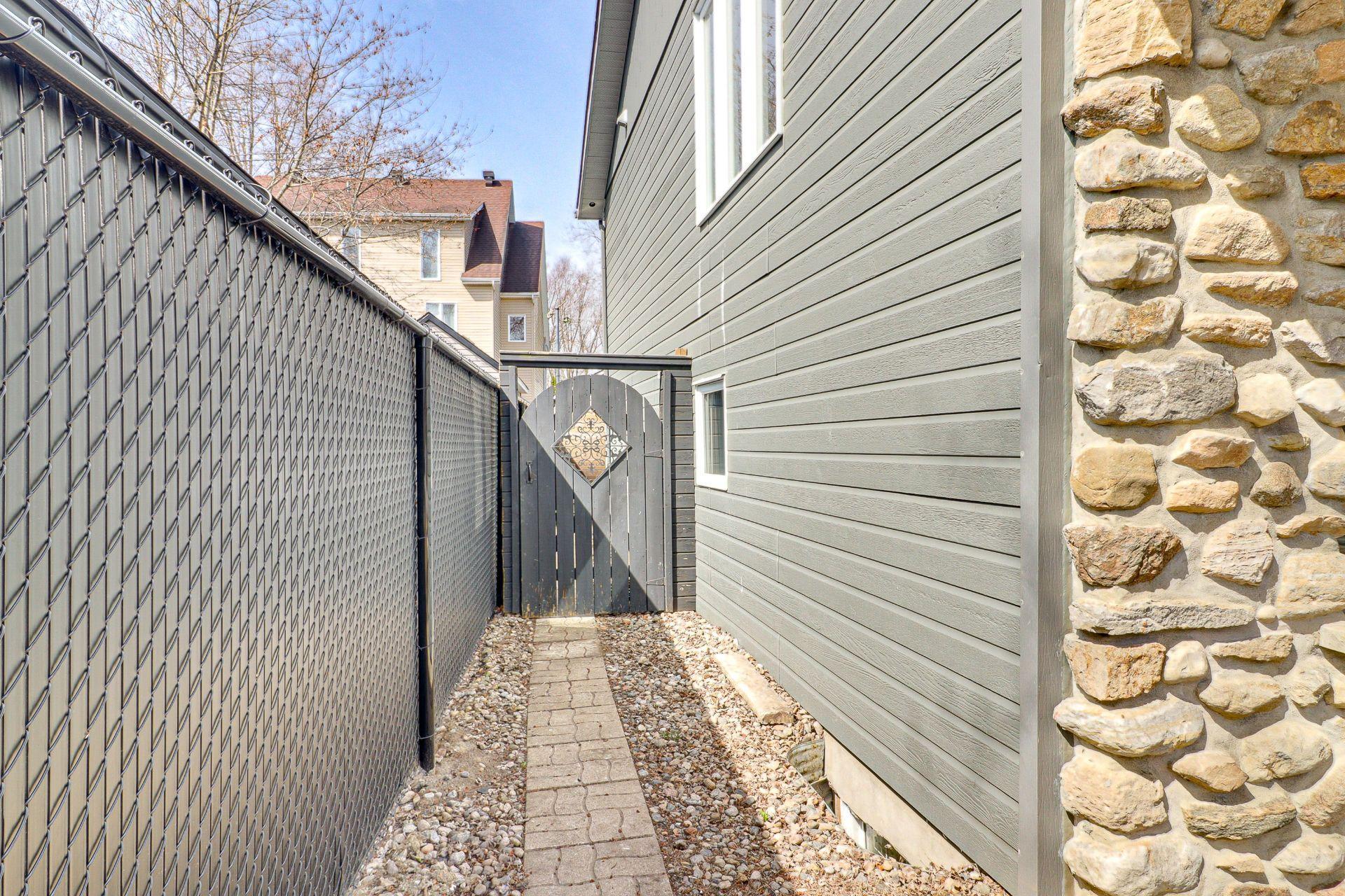 









43


5e Avenue

,
Laval (Auteuil),




QC
H7H2J4

