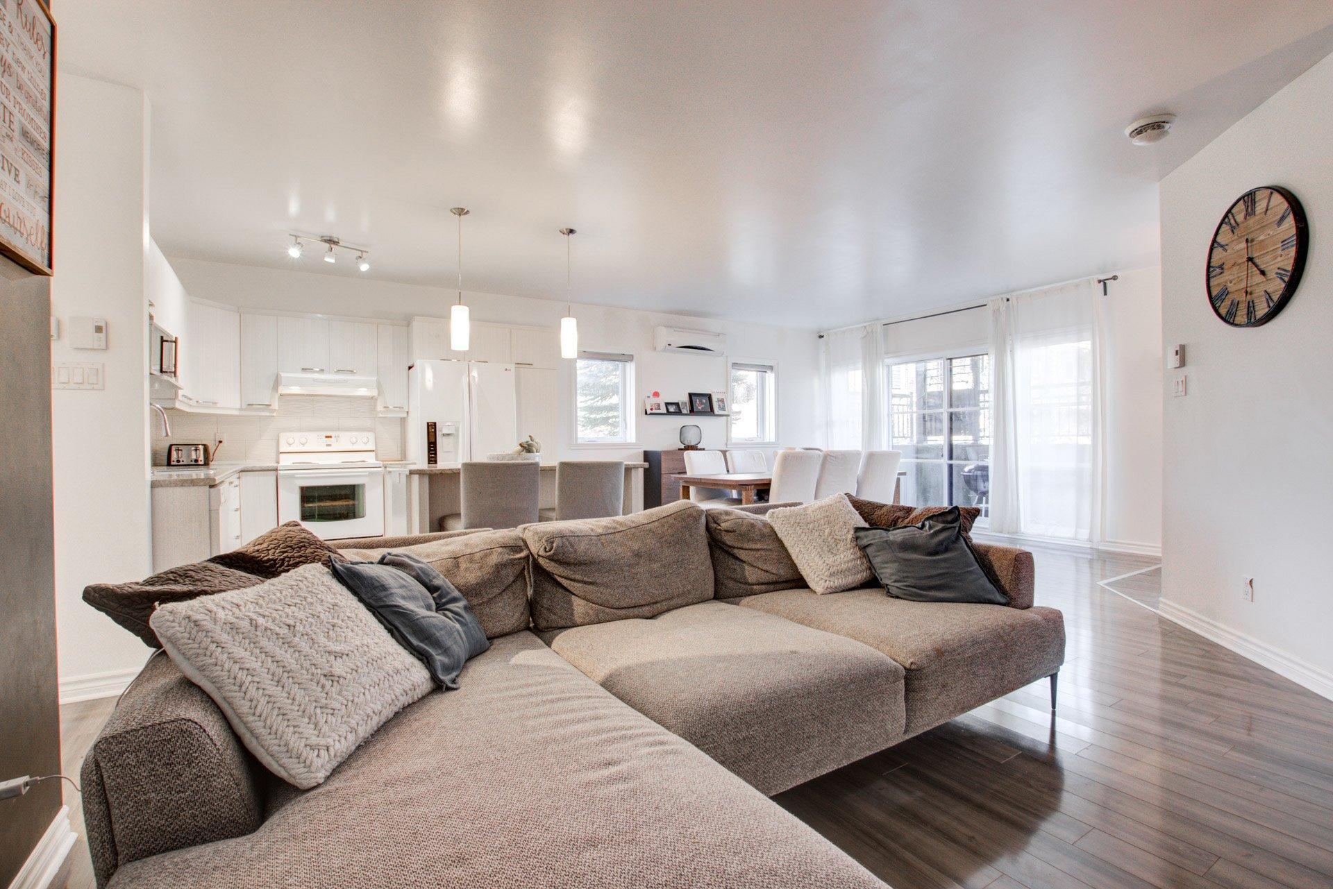 









239


Rue du Géranium

, 102,
Saint-Constant,




QC
J5A0C8

