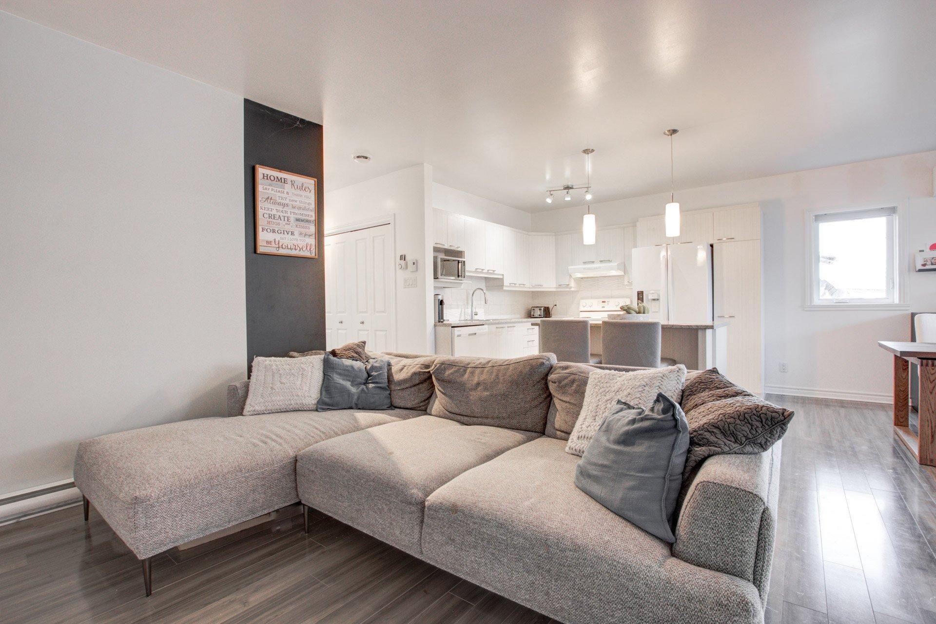 









239


Rue du Géranium

, 102,
Saint-Constant,




QC
J5A0C8

