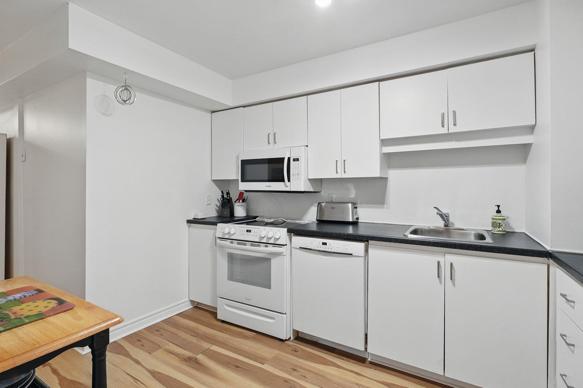 









15


Imp. de la Roseraie

, 4,
Gatineau (Hull),




QC
J9A2S3

