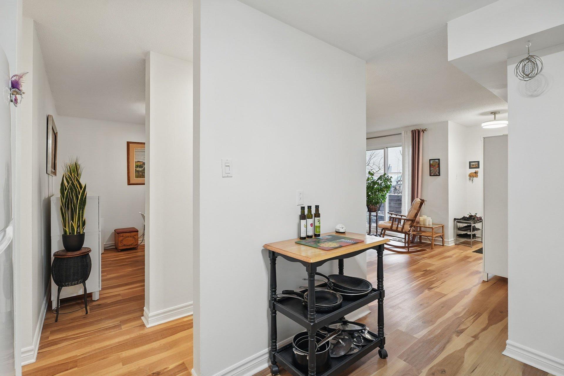 









15


Imp. de la Roseraie

, 4,
Gatineau (Hull),




QC
J9A2S3

