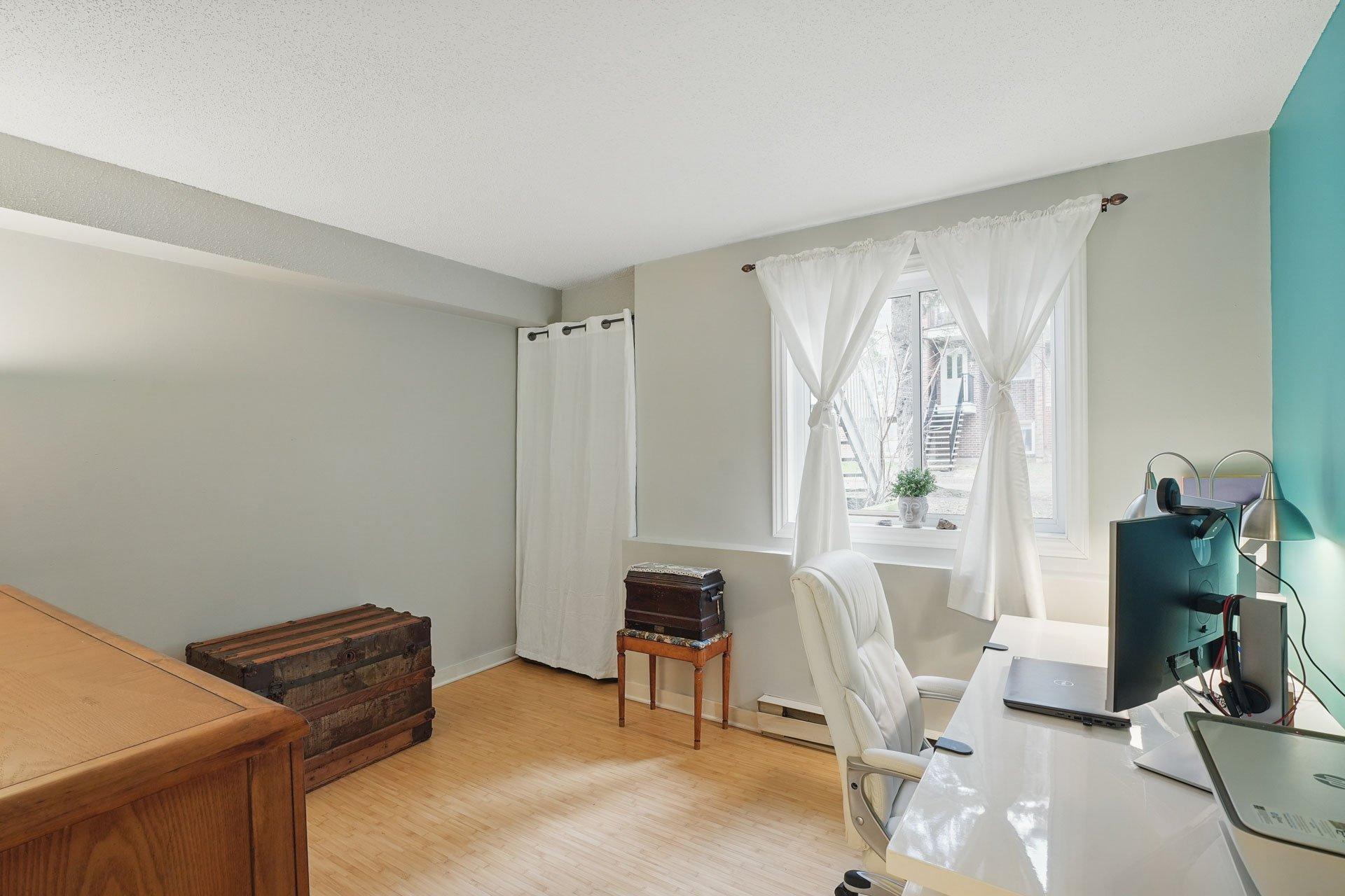 









15


Imp. de la Roseraie

, 4,
Gatineau (Hull),




QC
J9A2S3


