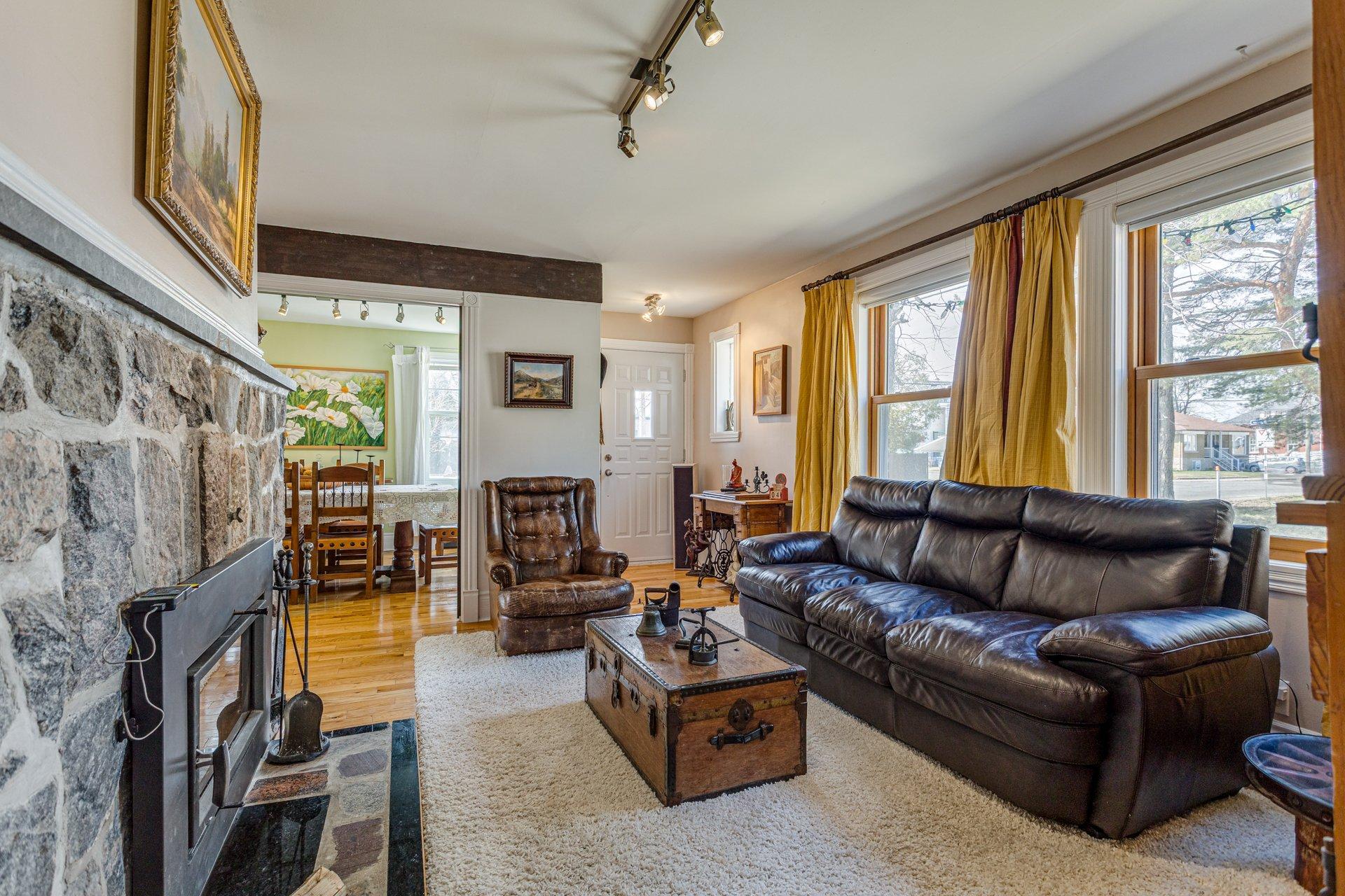 









439


Rue de Monseigneur-Courchesne

,
Nicolet,




QC
J3T1C8


