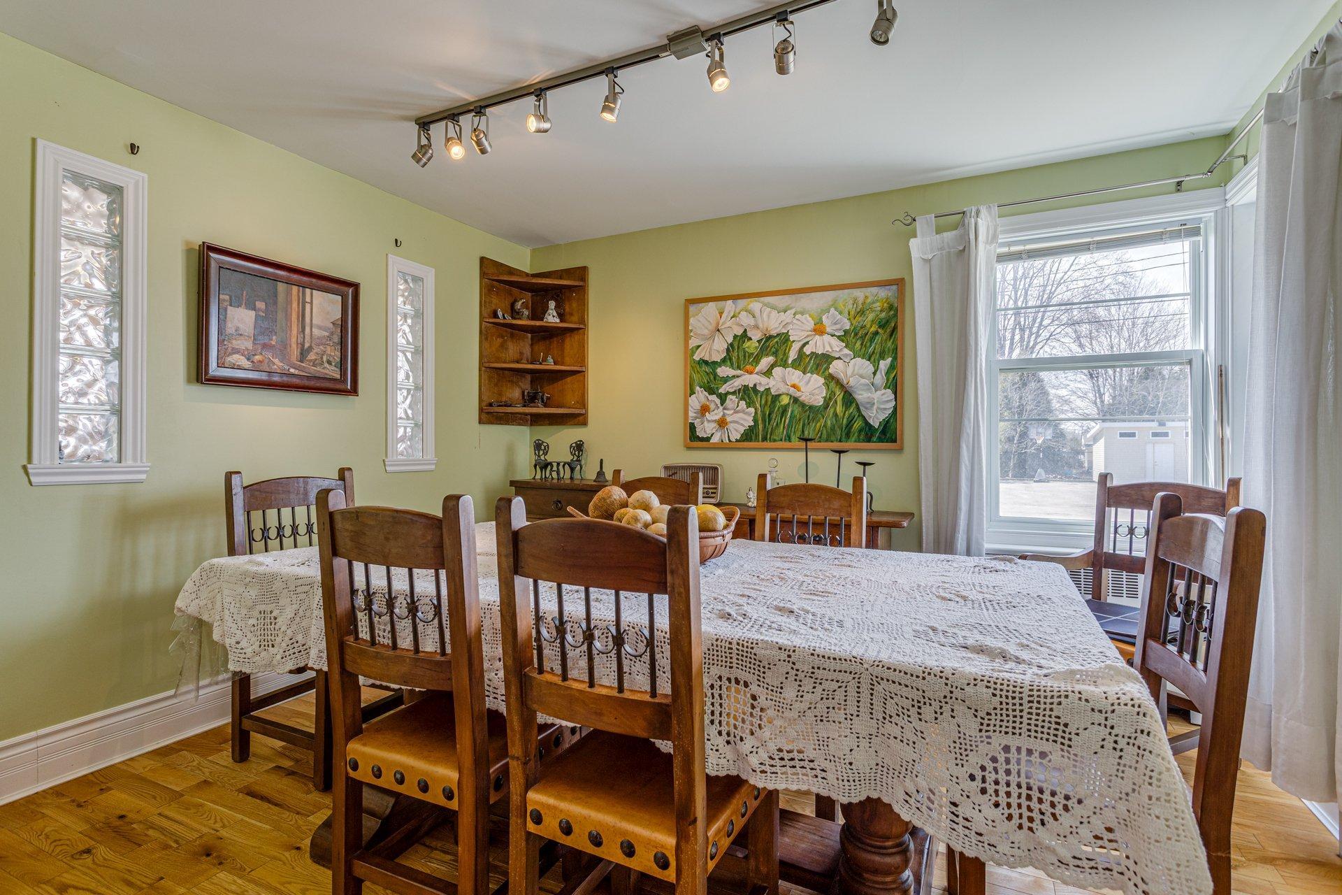 









439


Rue de Monseigneur-Courchesne

,
Nicolet,




QC
J3T1C8

