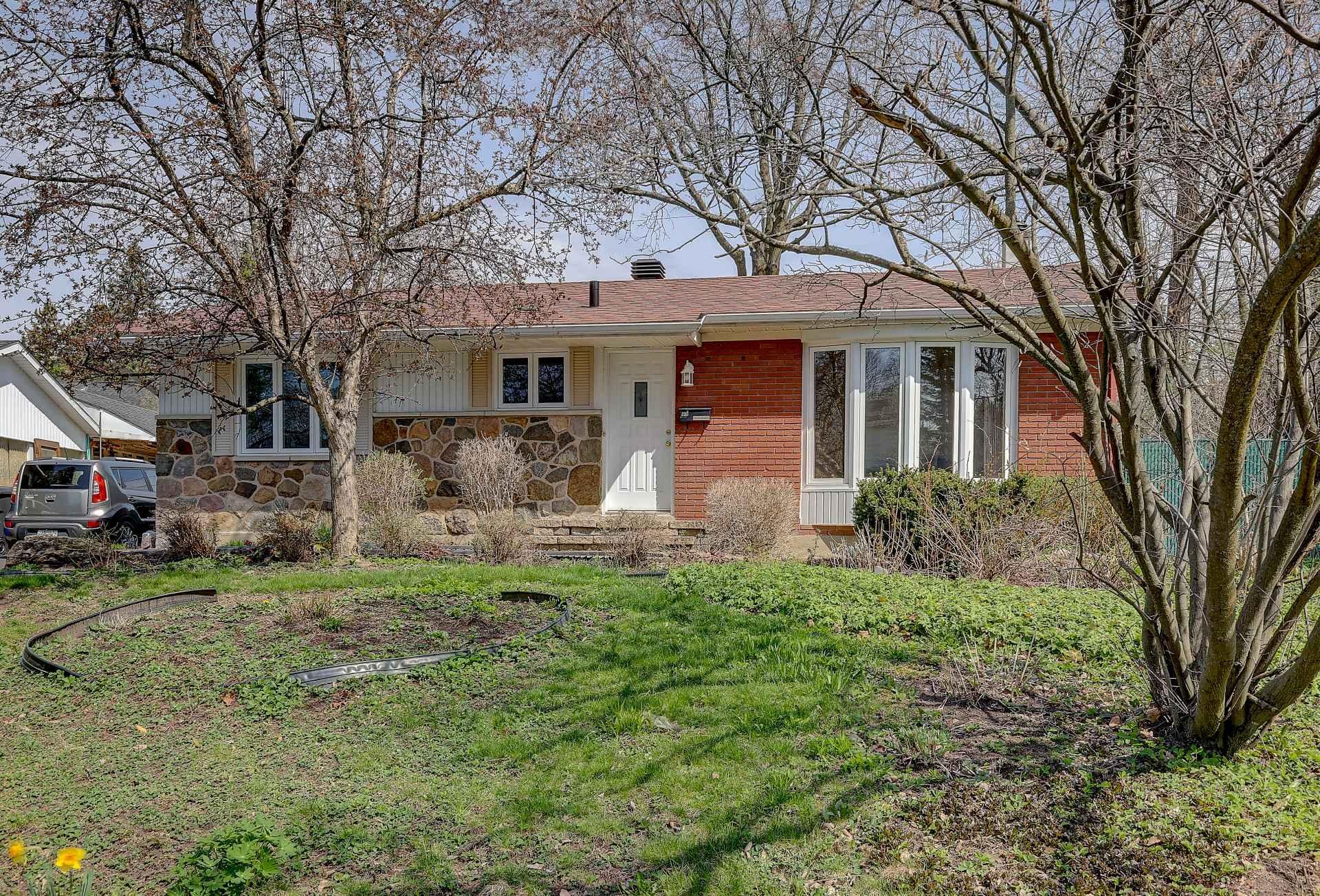 









95


Rue de Vimy

,
Saint-Bruno-de-Montarville,




QC
J3V2K9

