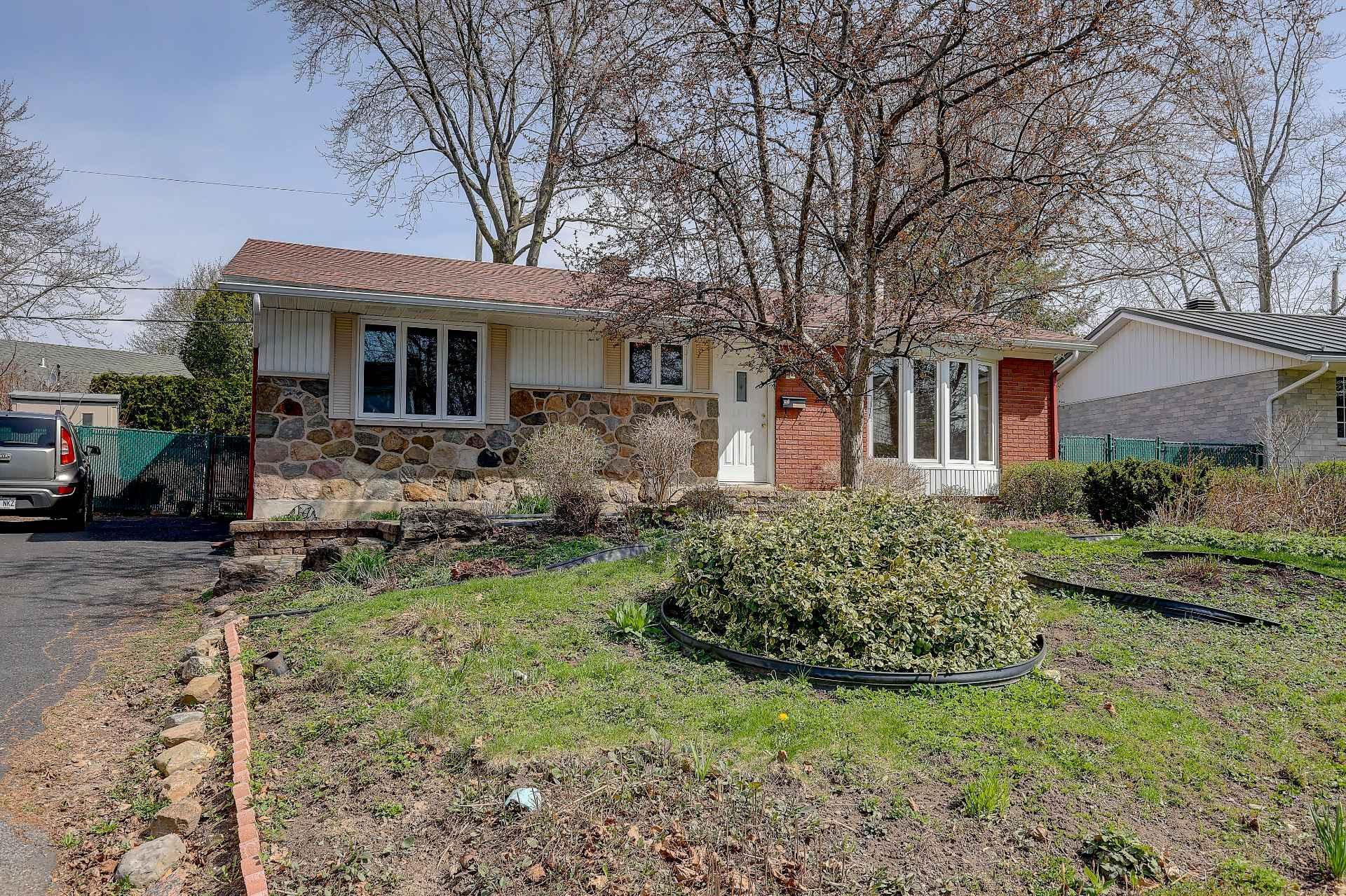 









95


Rue de Vimy

,
Saint-Bruno-de-Montarville,




QC
J3V2K9

