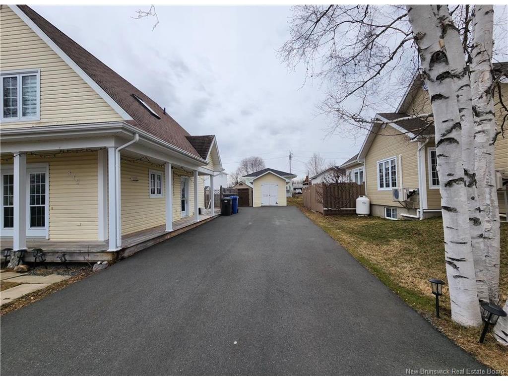 









875


Roussy

,
Bathurst,




NB
E2A 4W5

