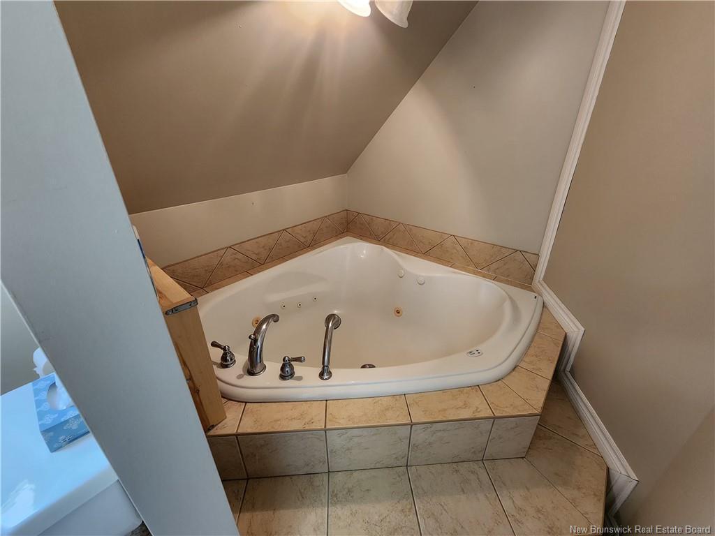









875


Roussy

,
Bathurst,




NB
E2A 4W5

