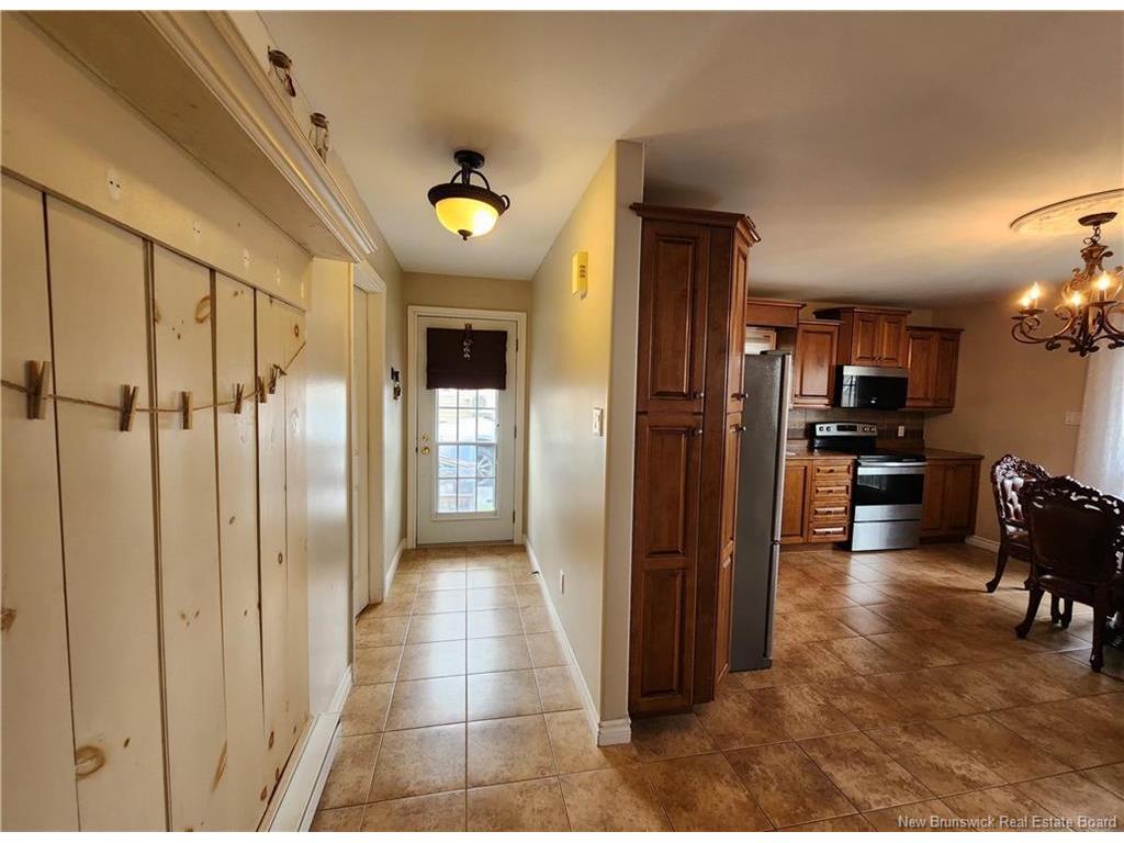 









875


Roussy

,
Bathurst,




NB
E2A 4W5

