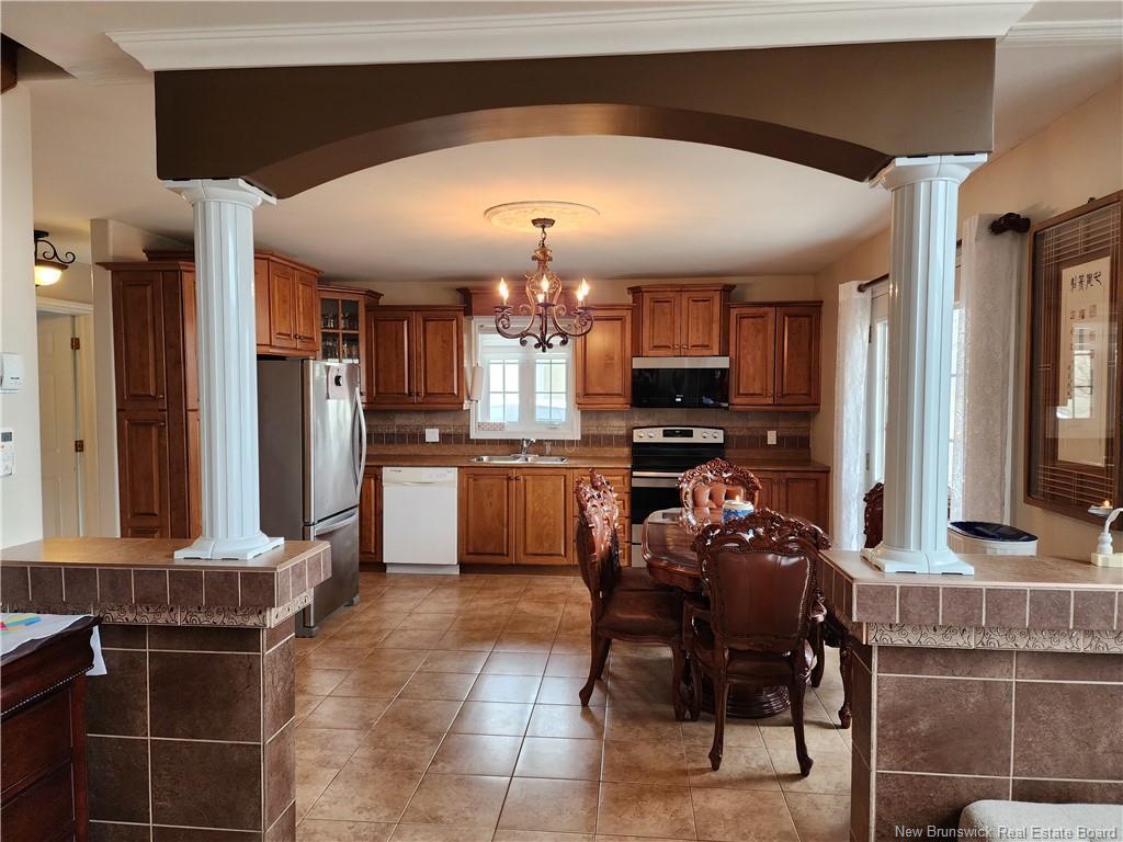 









875


Roussy

,
Bathurst,




NB
E2A 4W5

