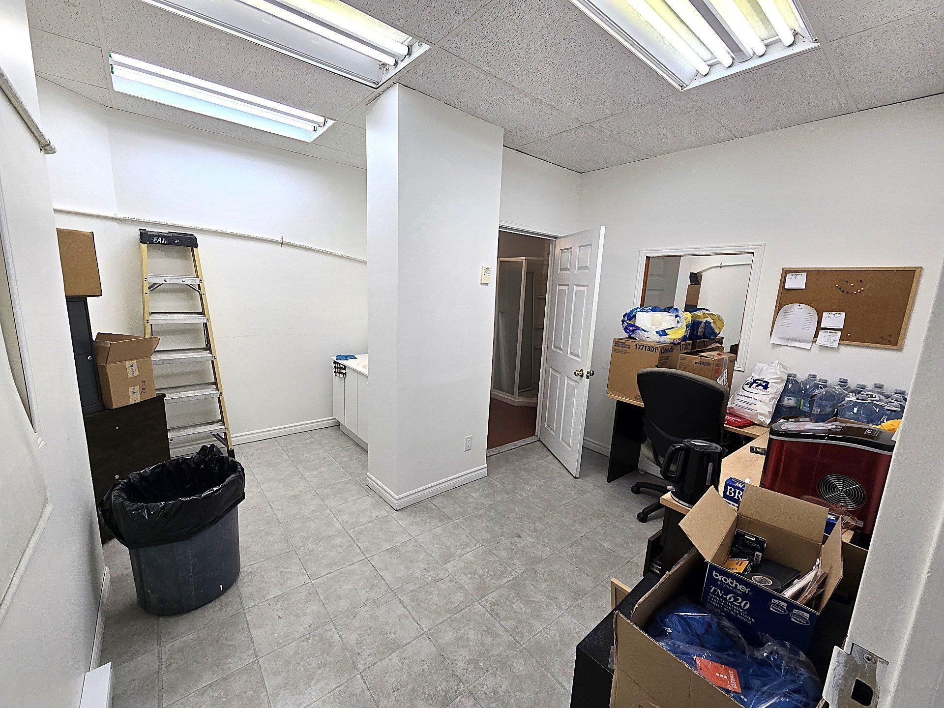 









5785


Boul. des Laurentides

, B,
Laval (Auteuil),




QC
H7K2K5

