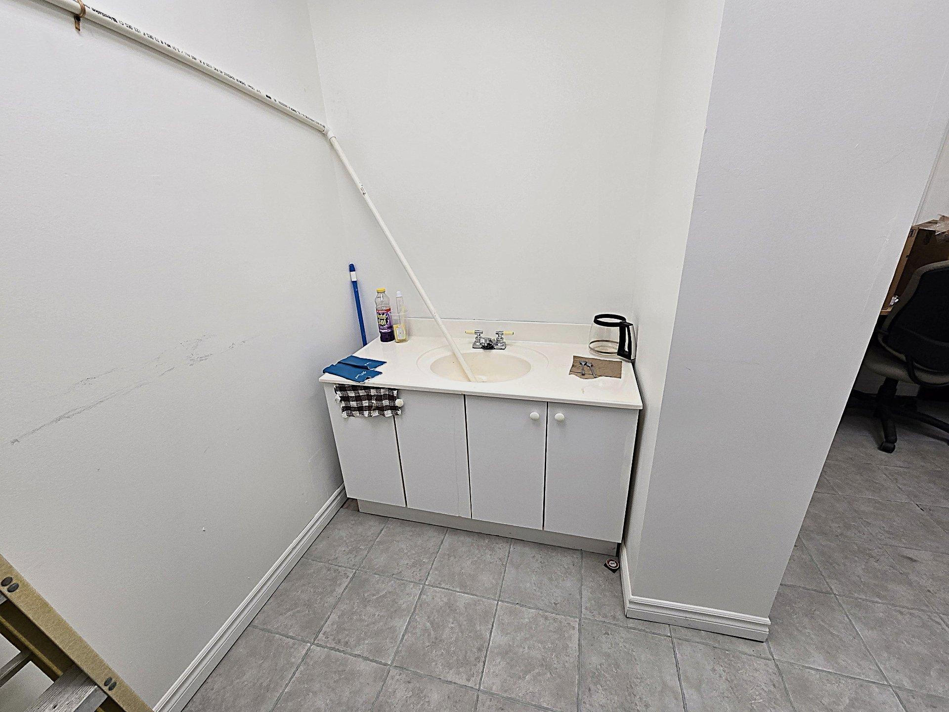 









5785


Boul. des Laurentides

, B,
Laval (Auteuil),




QC
H7K2K5

