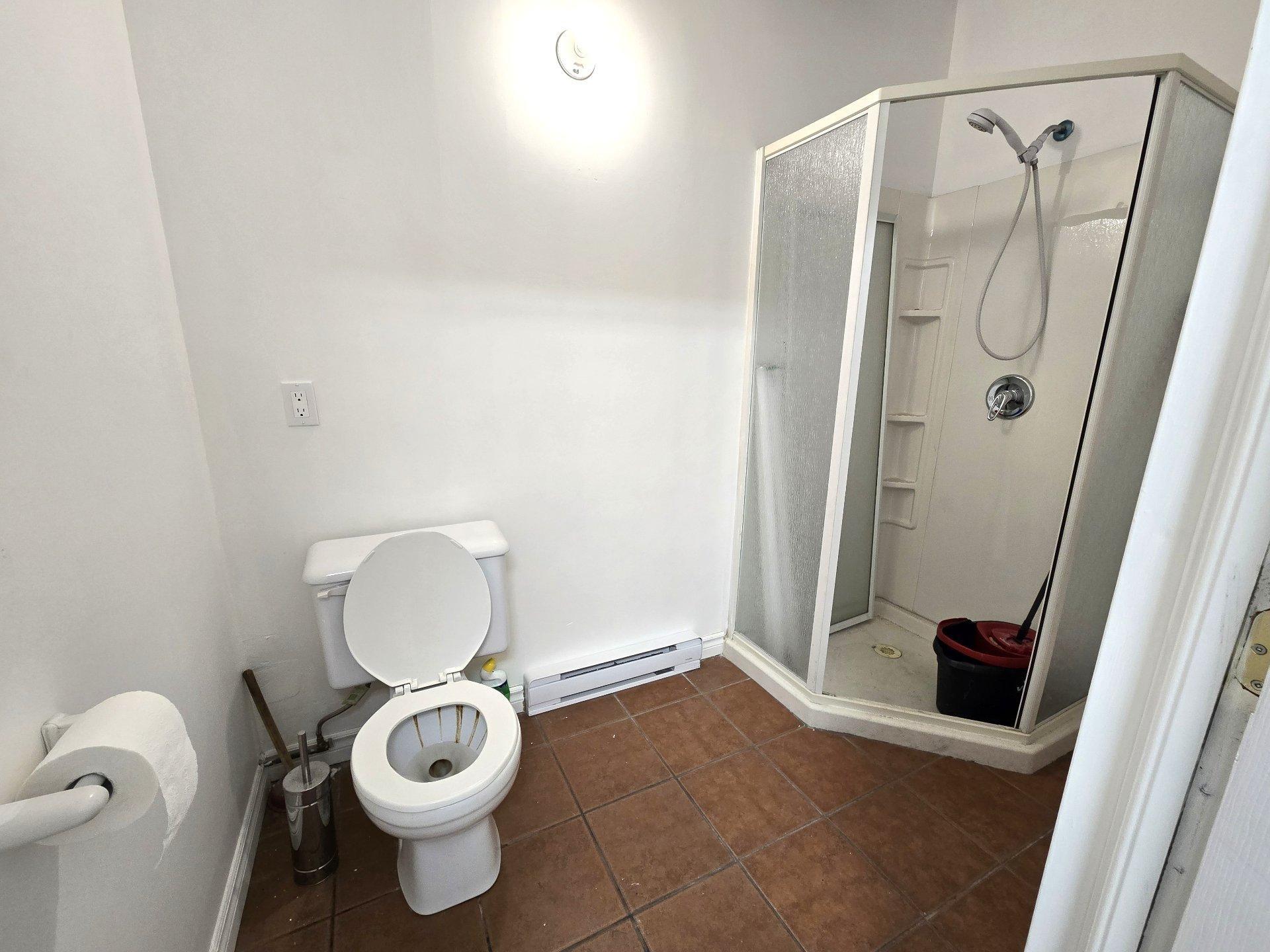 









5785


Boul. des Laurentides

, B,
Laval (Auteuil),




QC
H7K2K5

