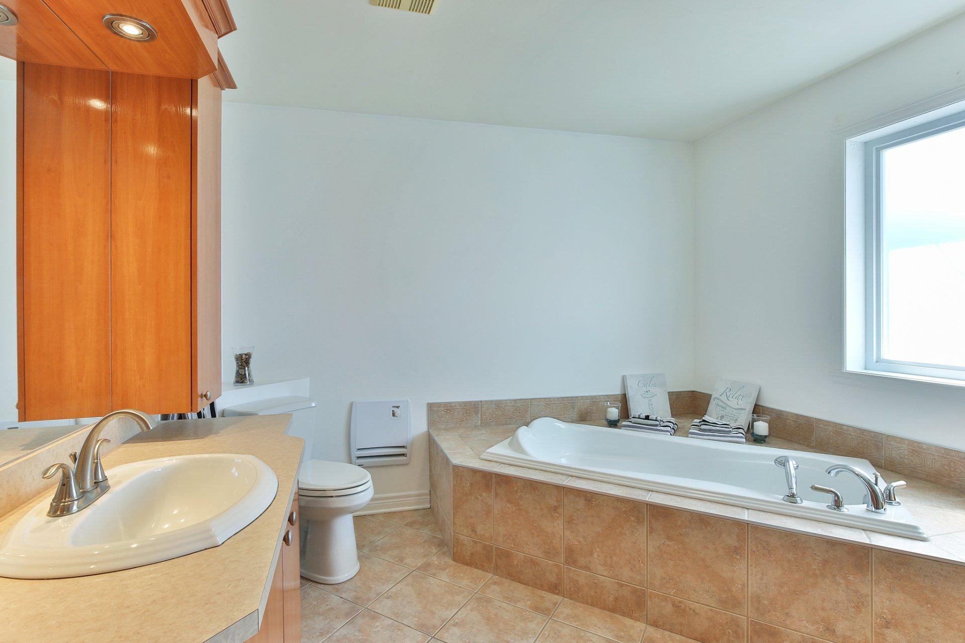 









589


Av. Henri-Lamoureux

,
Saint-Jean-sur-Richelieu,




QC
J2X5K2

