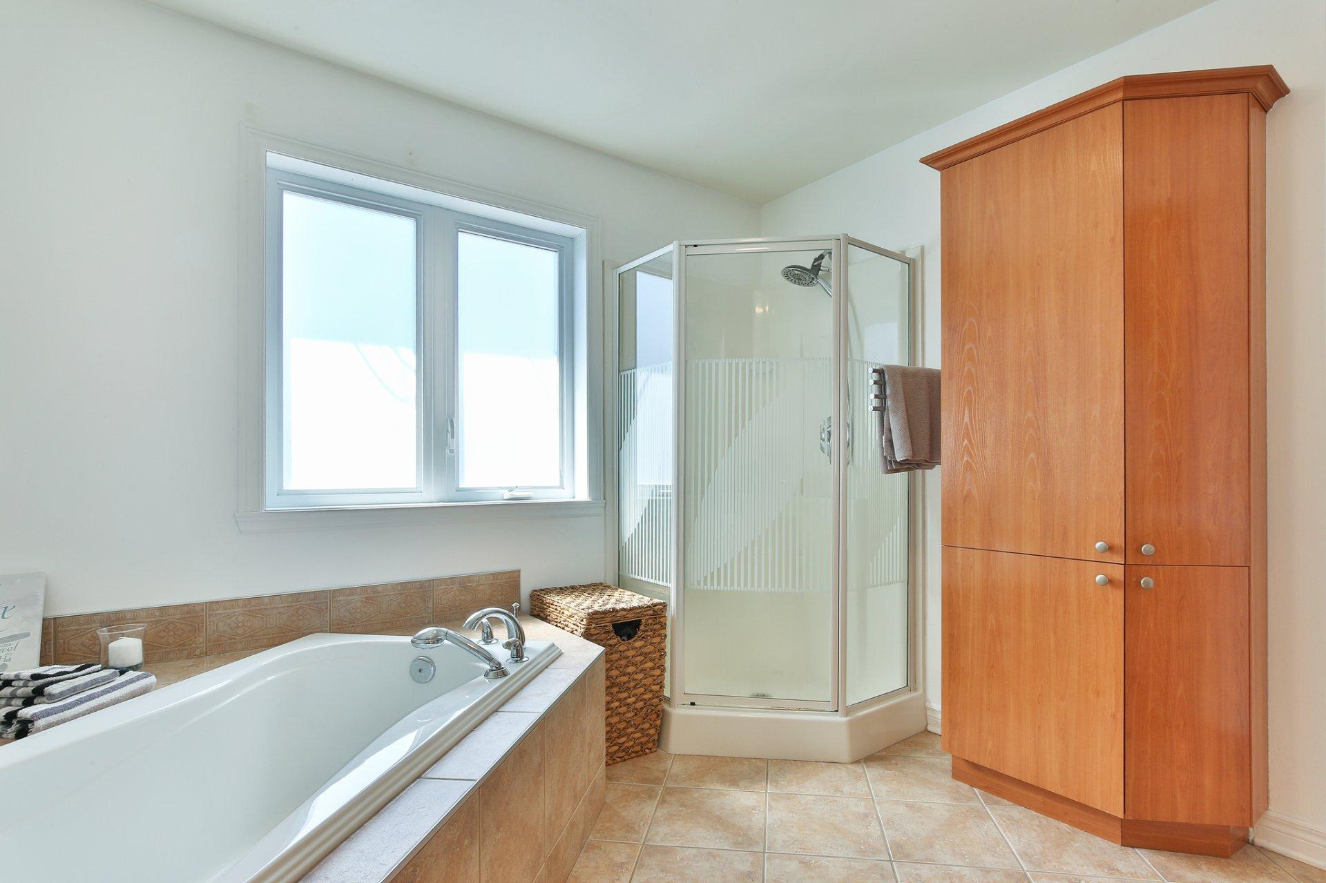 









589


Av. Henri-Lamoureux

,
Saint-Jean-sur-Richelieu,




QC
J2X5K2

