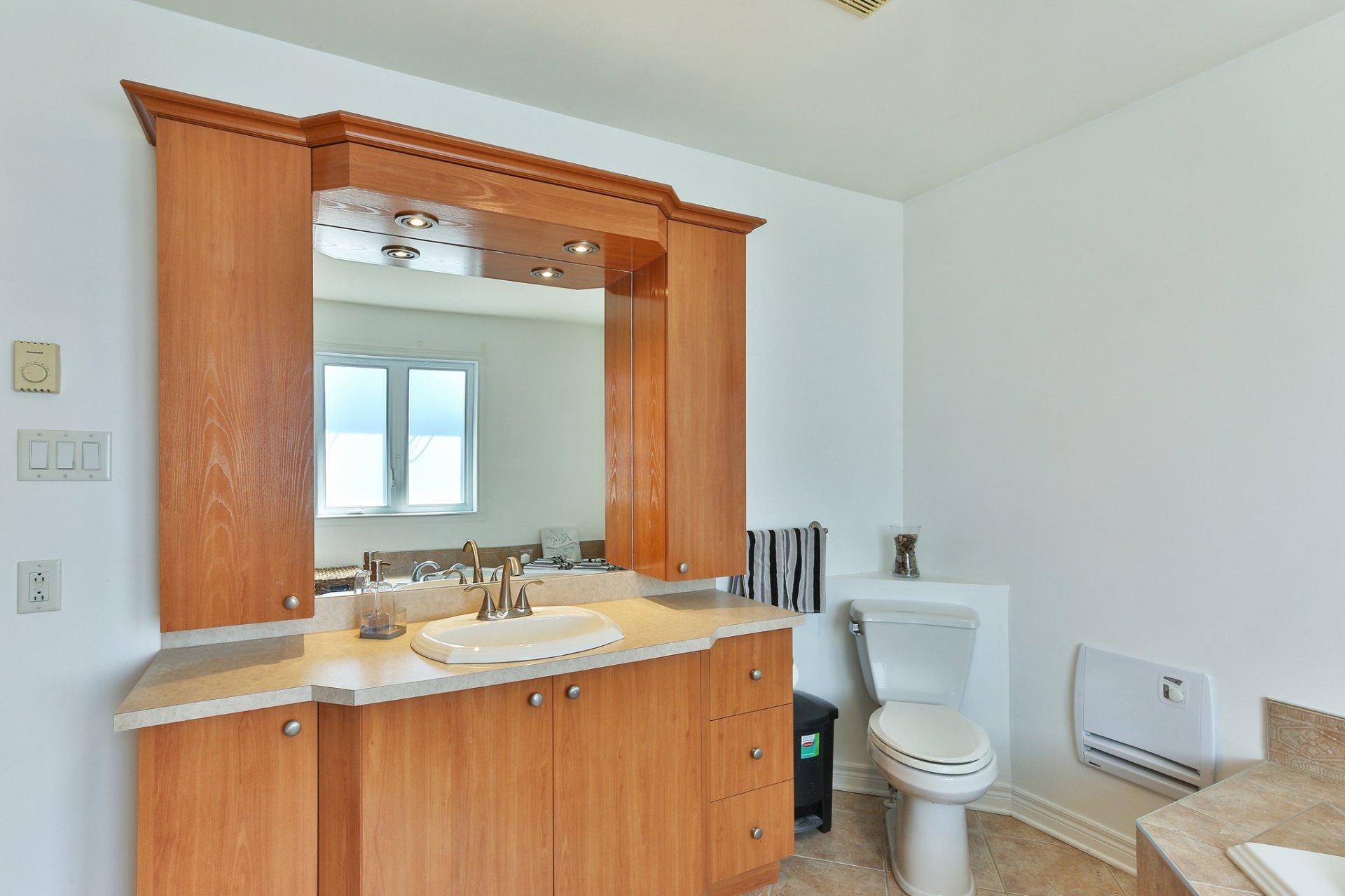 









589


Av. Henri-Lamoureux

,
Saint-Jean-sur-Richelieu,




QC
J2X5K2

