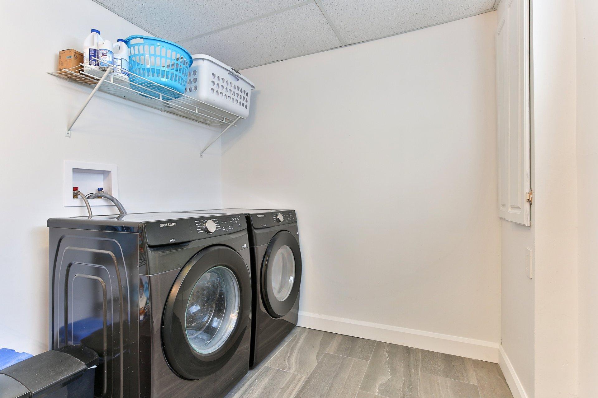 









589


Av. Henri-Lamoureux

,
Saint-Jean-sur-Richelieu,




QC
J2X5K2

