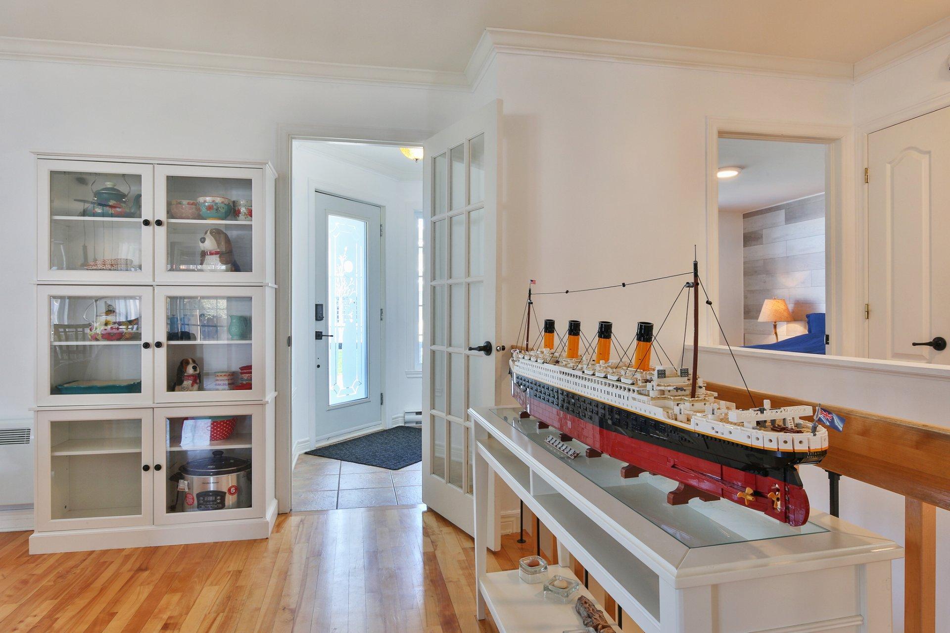 









589


Av. Henri-Lamoureux

,
Saint-Jean-sur-Richelieu,




QC
J2X5K2

